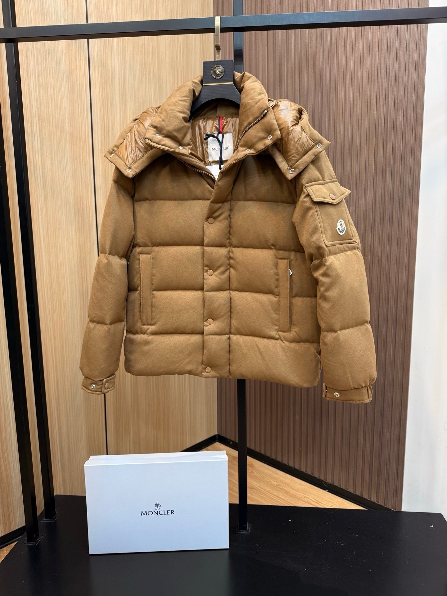 Moncler Vezere Down Jacket Beige - Afbeelding 2