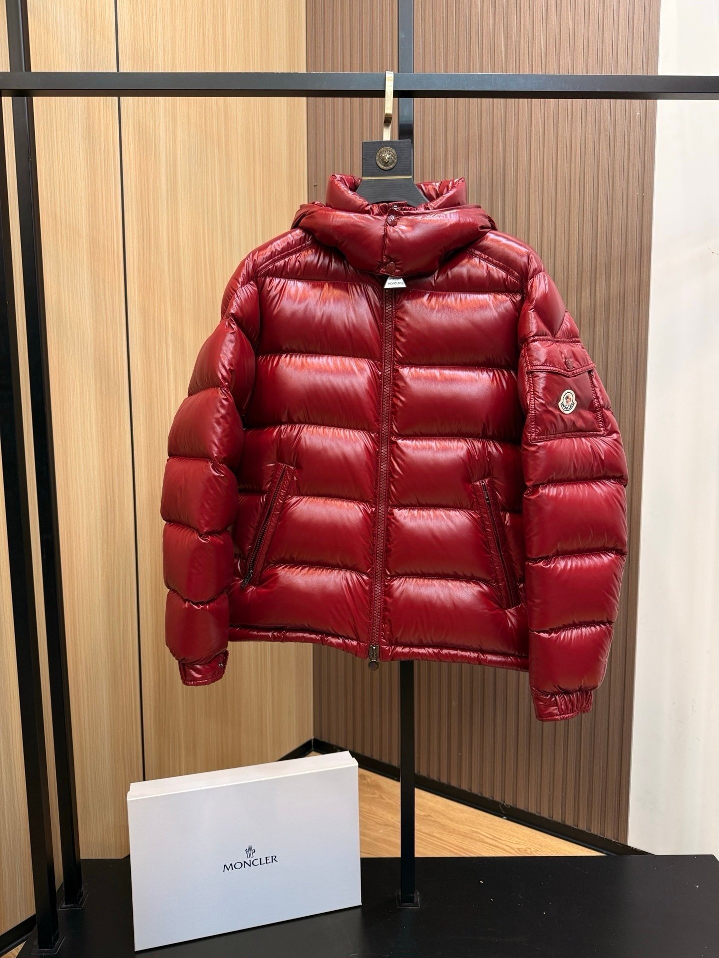 Moncler Maya Hooded Down Jacket Burgundy - Afbeelding 2