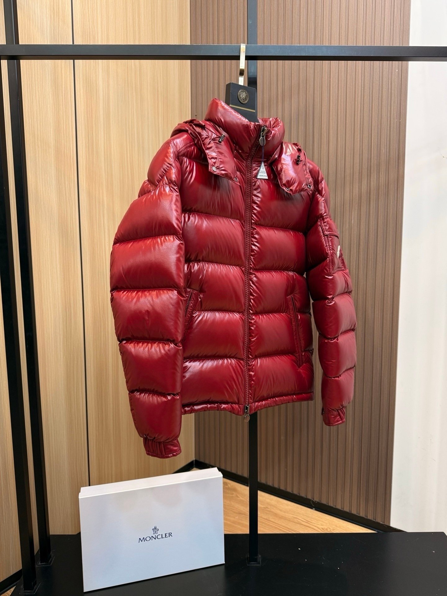 Moncler Maya Hooded Down Jacket Burgundy - Afbeelding 4