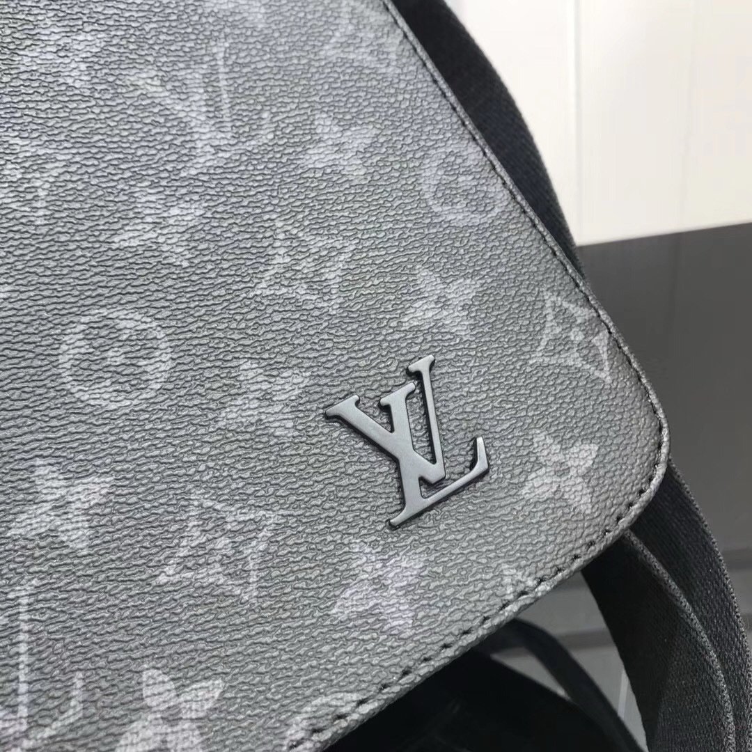 Louis Vuitton PM District Monogram Messenger Bag Black - Afbeelding 5