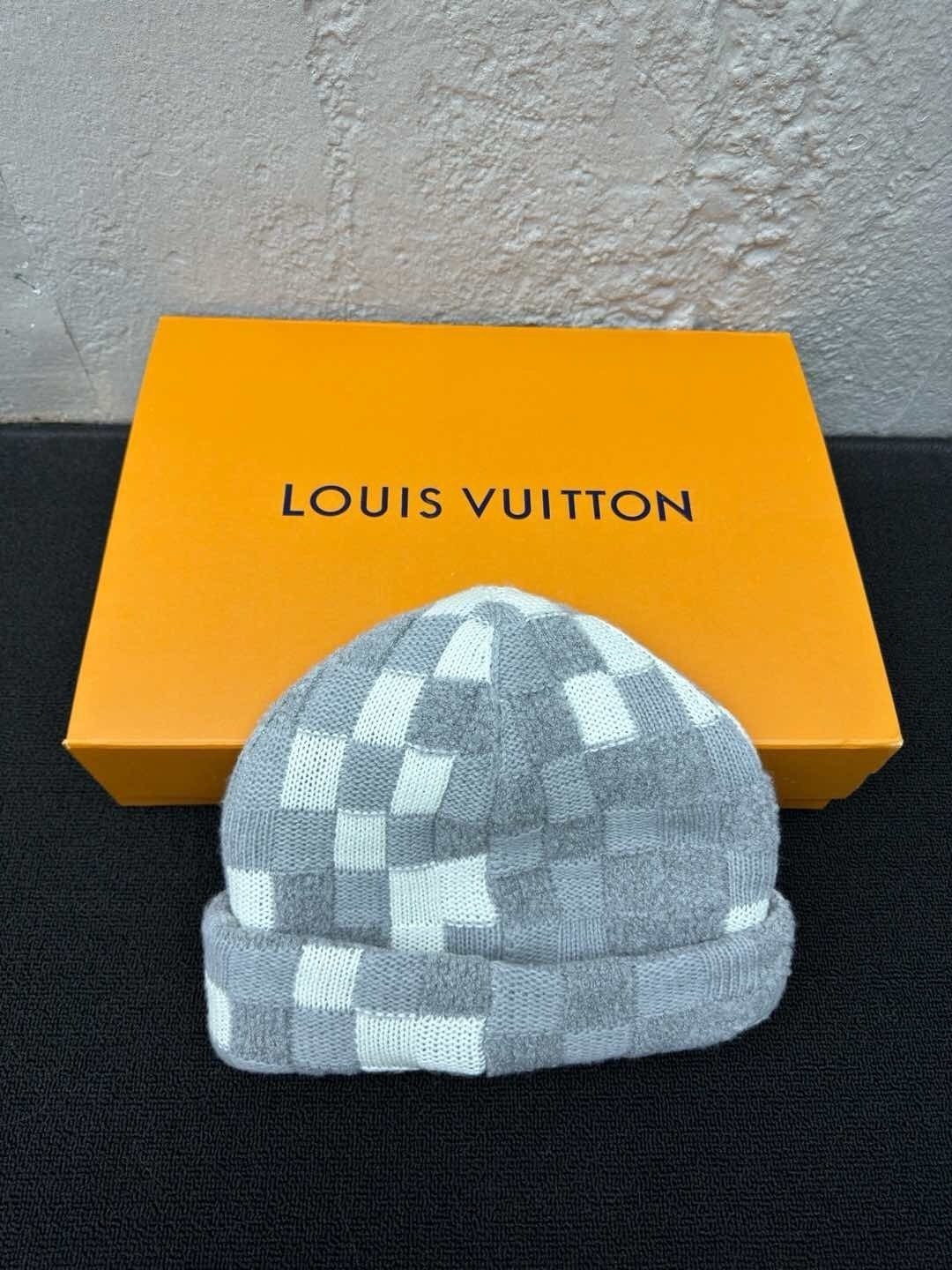 Louis Vuitton Crush Damouflage Pearls Beanie - Afbeelding 2