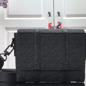 Alternative view of Louis Vuitton Trunk Messenger Bag Monogram 3D Black