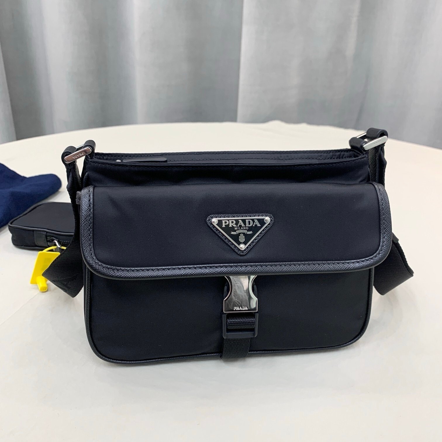 Prada In Re-Nylon Shoulder Bag Black - Afbeelding 4
