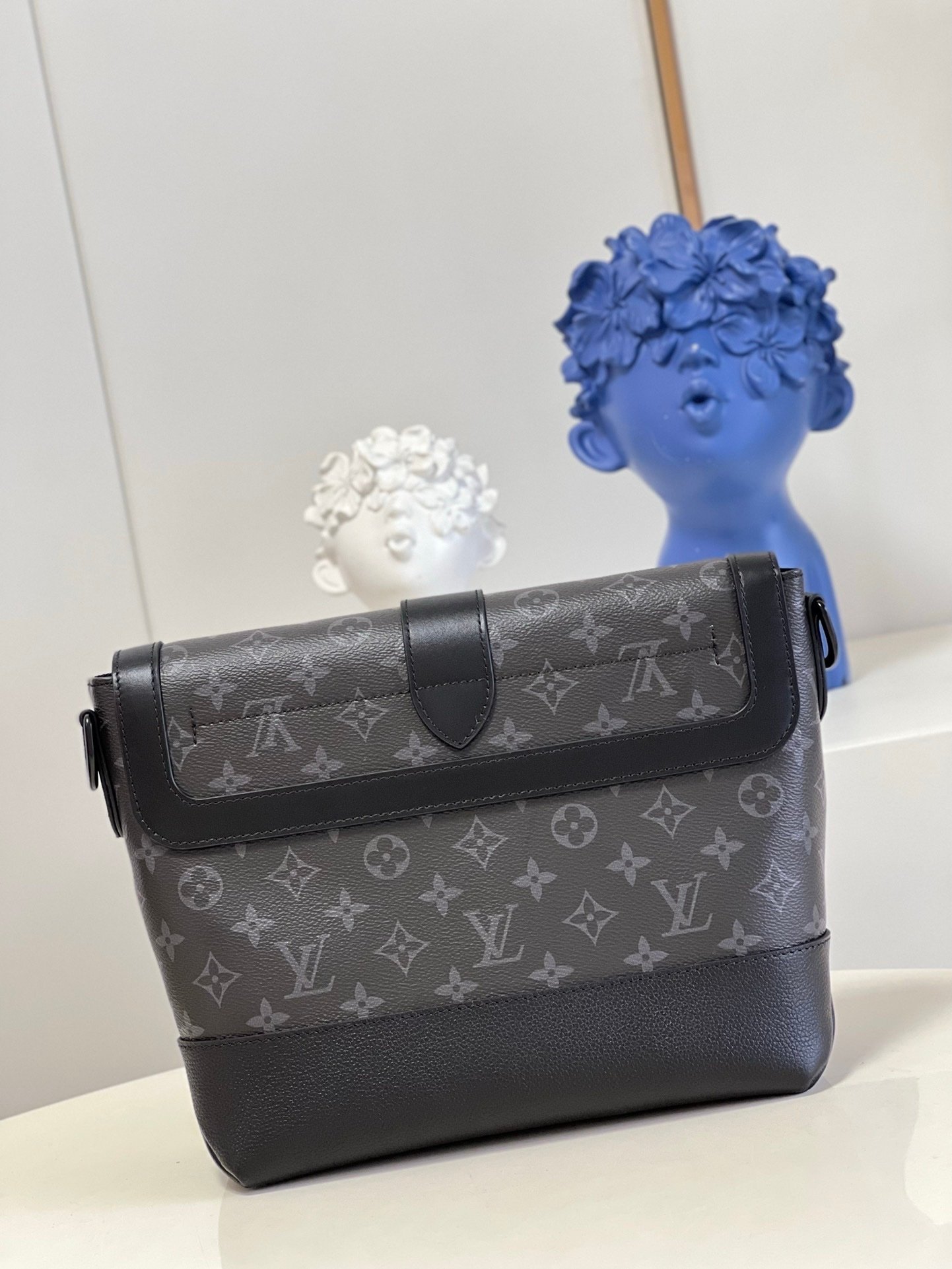 Louis Vuitton Saumur Messenger Black - Afbeelding 10