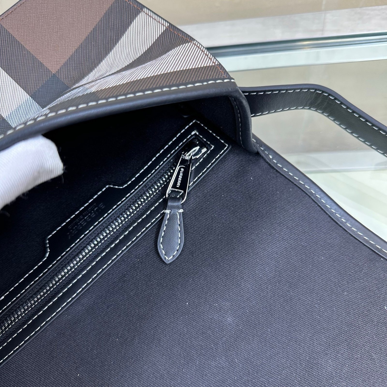 Burberry Nylon Logo Detail Crossbody Bag Black - Afbeelding 5