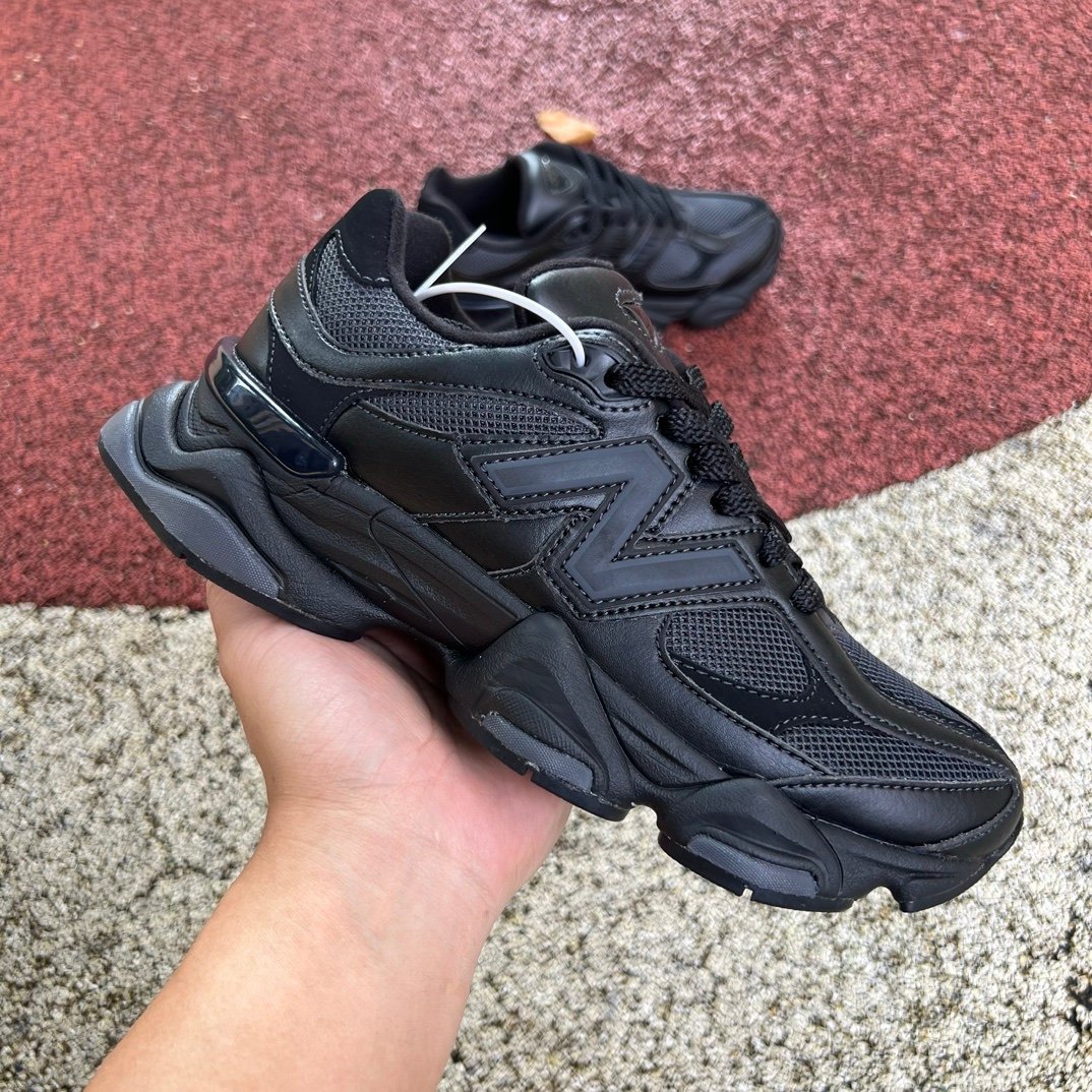 New Balance 9060 Triple Black Leather - Afbeelding 3