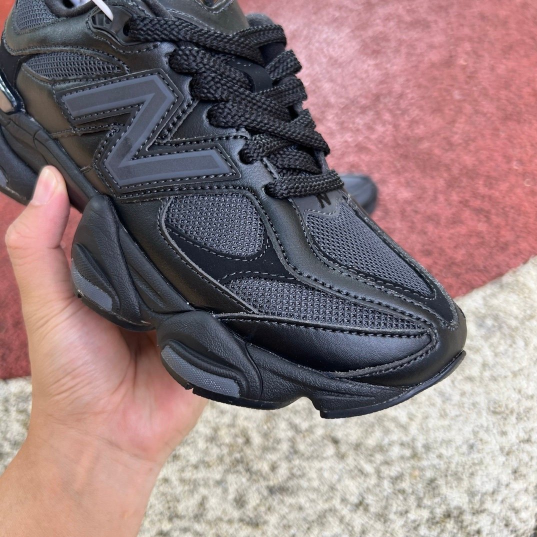 New Balance 9060 Triple Black Leather - Afbeelding 4