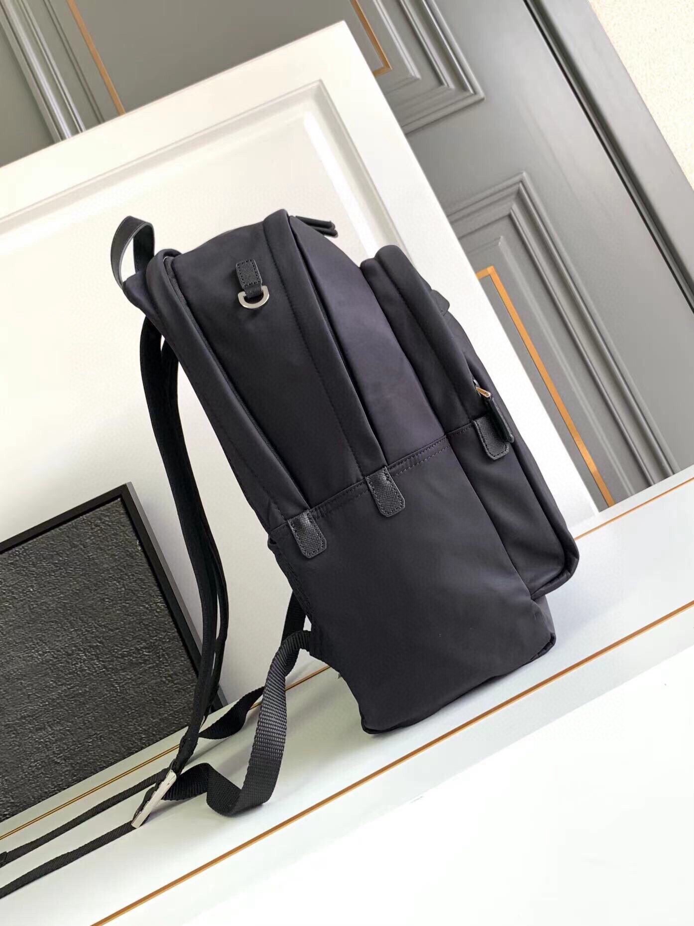 Prada Re-Nylon Saffiano Leather Black Backpack - Afbeelding 4