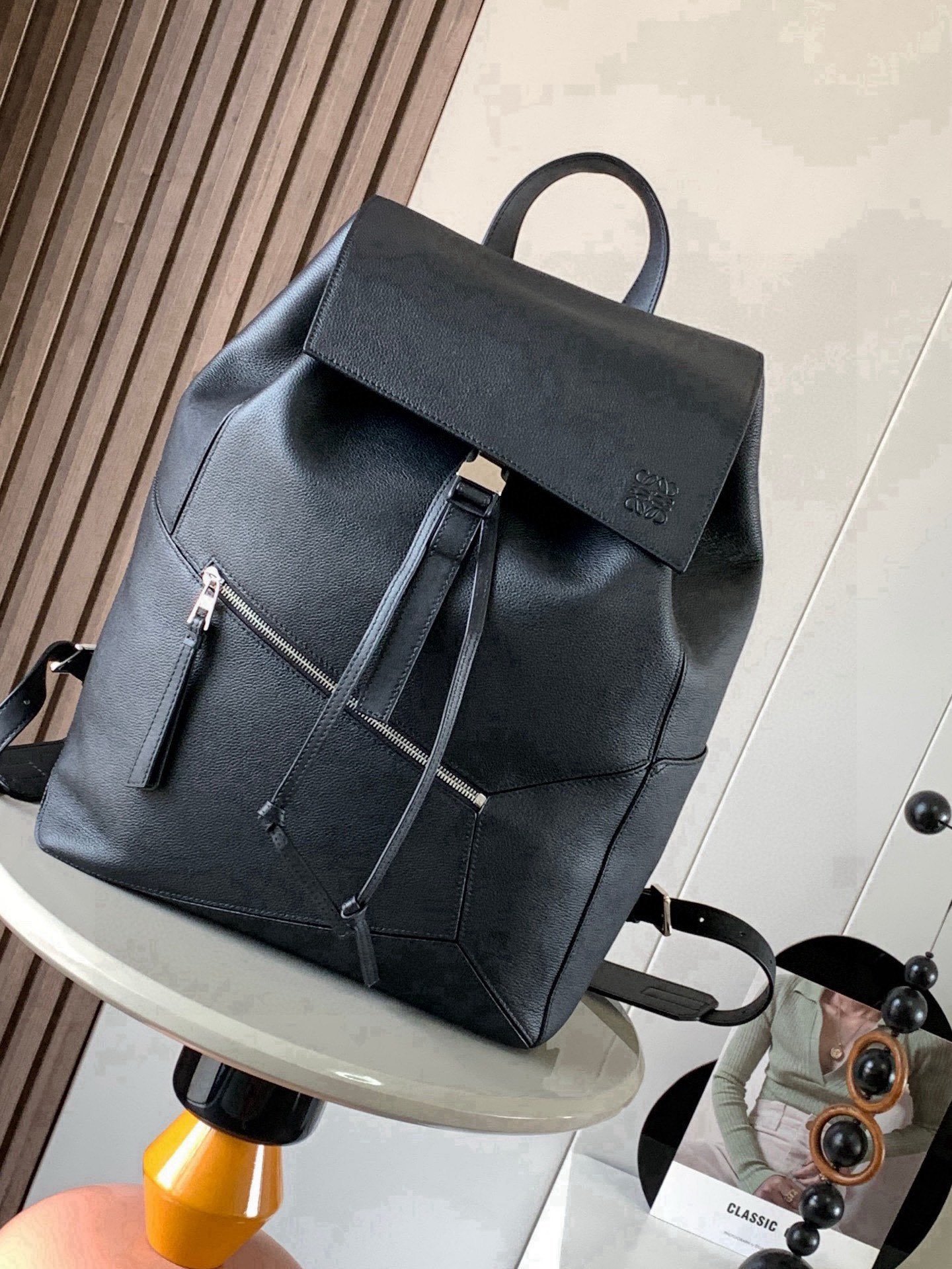 Loewe Men’s Puzzle Leather Backpack Black - Afbeelding 2