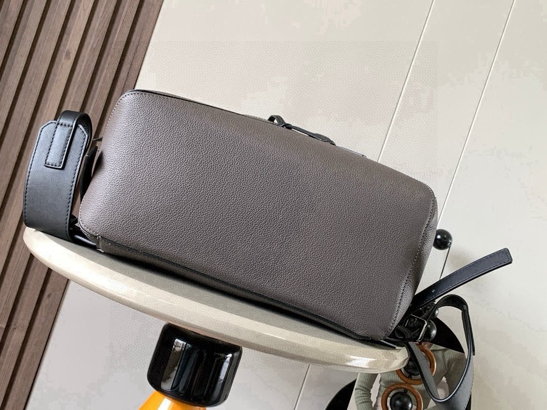 Loewe Men’s Puzzle Leather Backpack - Afbeelding 4