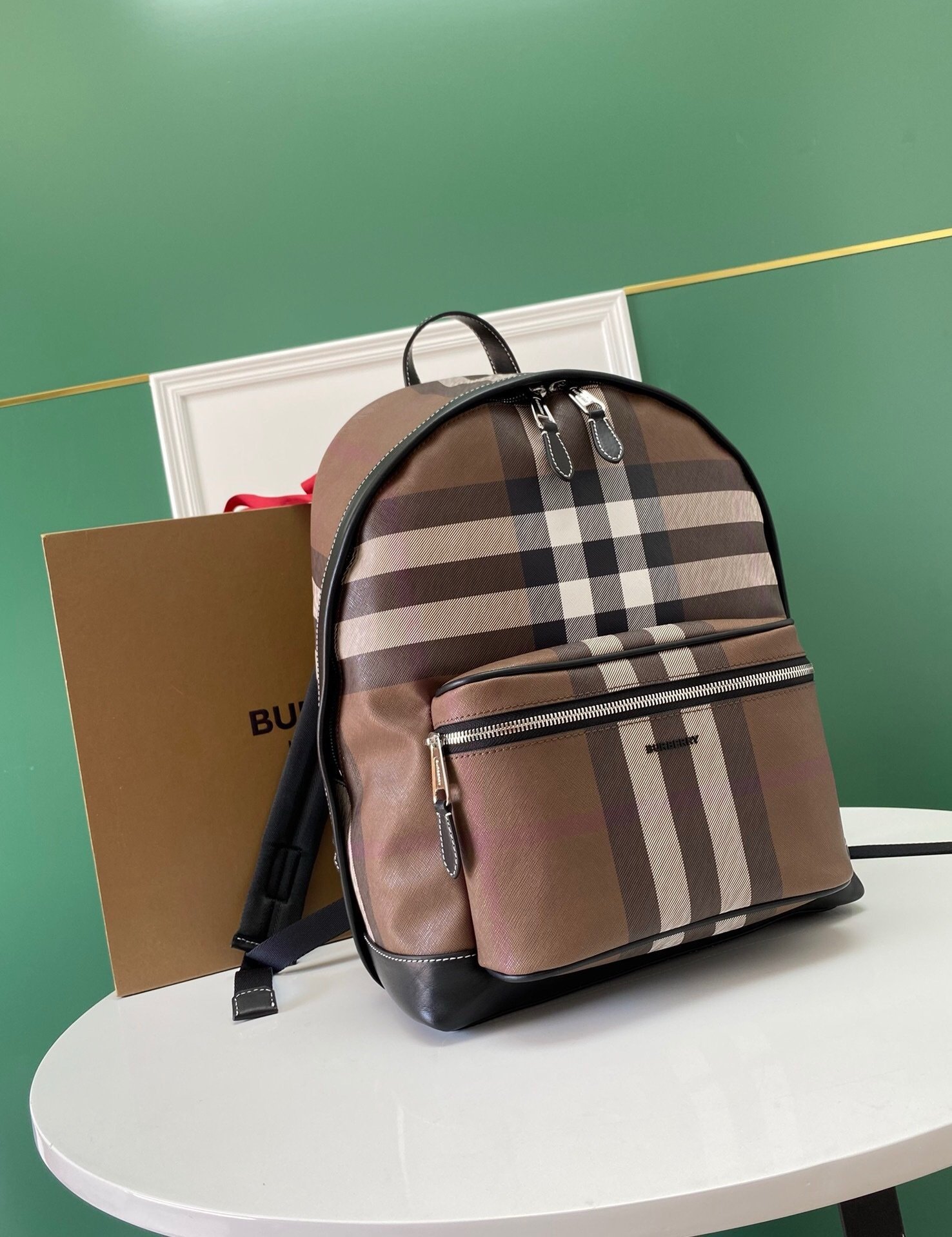 Louis Vuitton Christopher
Monogram Eclipse Reverse PM Gray Backpack - Afbeelding 3