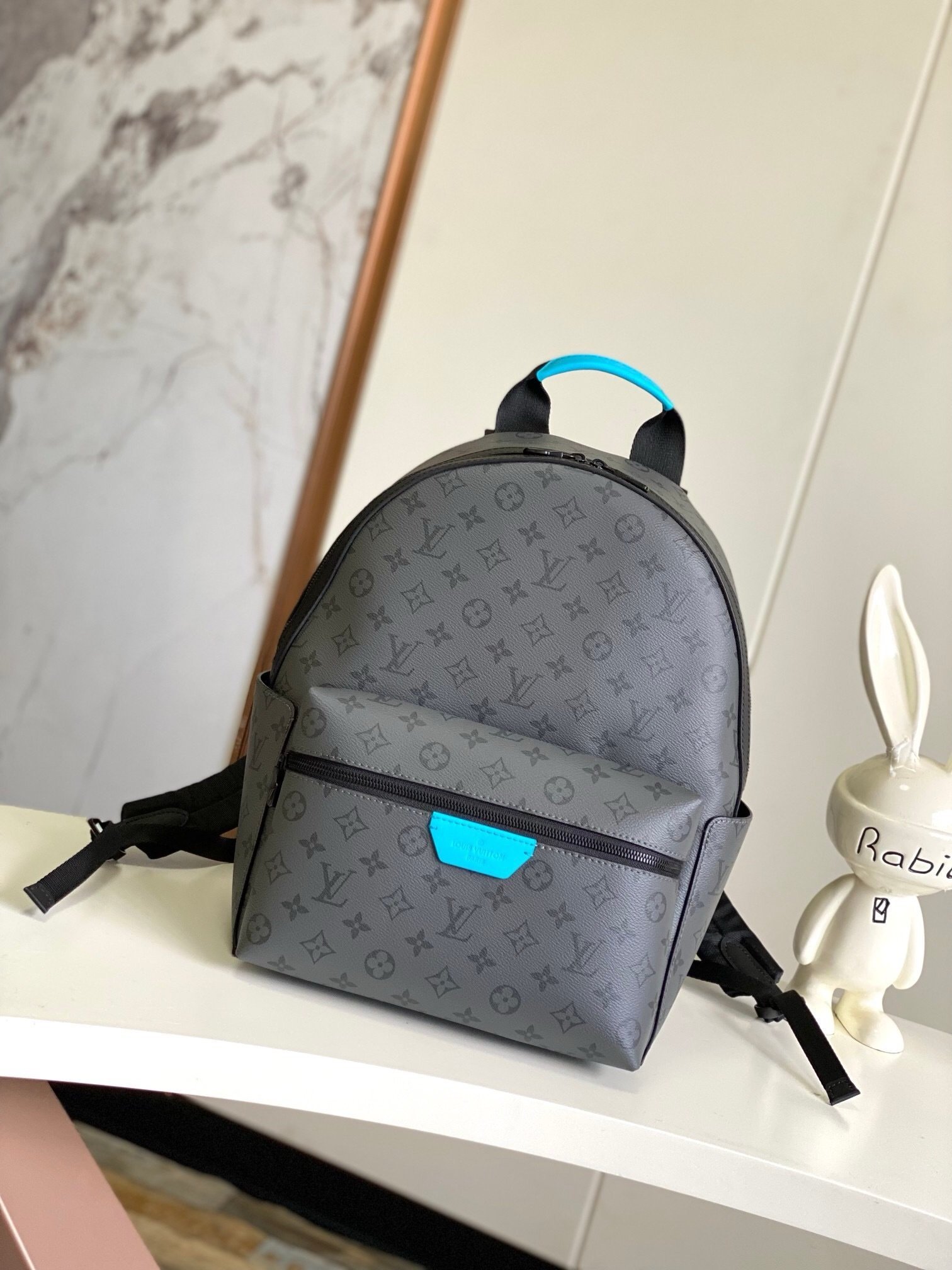 Louis Vuitton Discovery Monogram Backpack Grey - Afbeelding 2