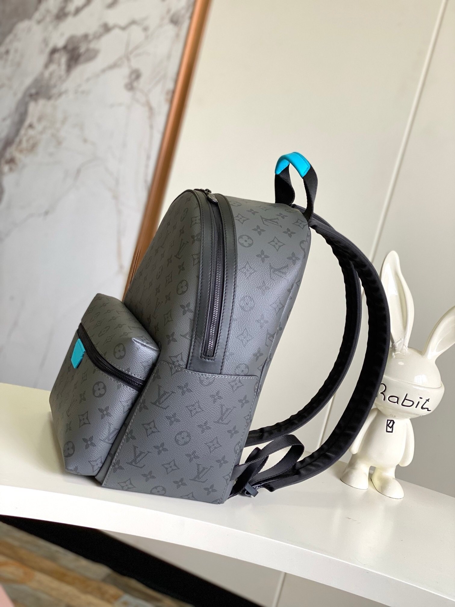Louis Vuitton Discovery Monogram Backpack Grey - Afbeelding 3