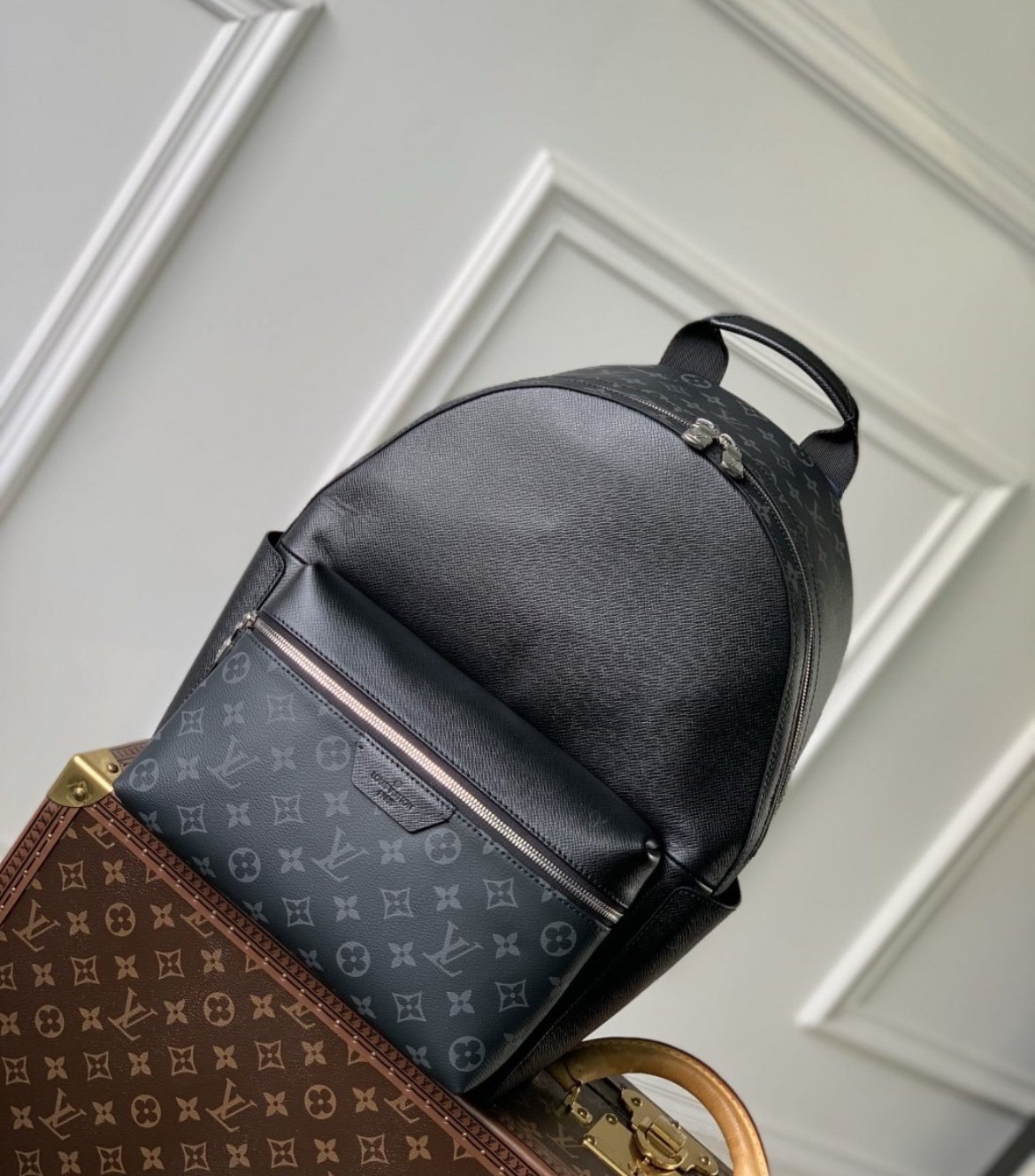 Louis Vuitton Discovery Monogram Backpack Shadow - Afbeelding 2
