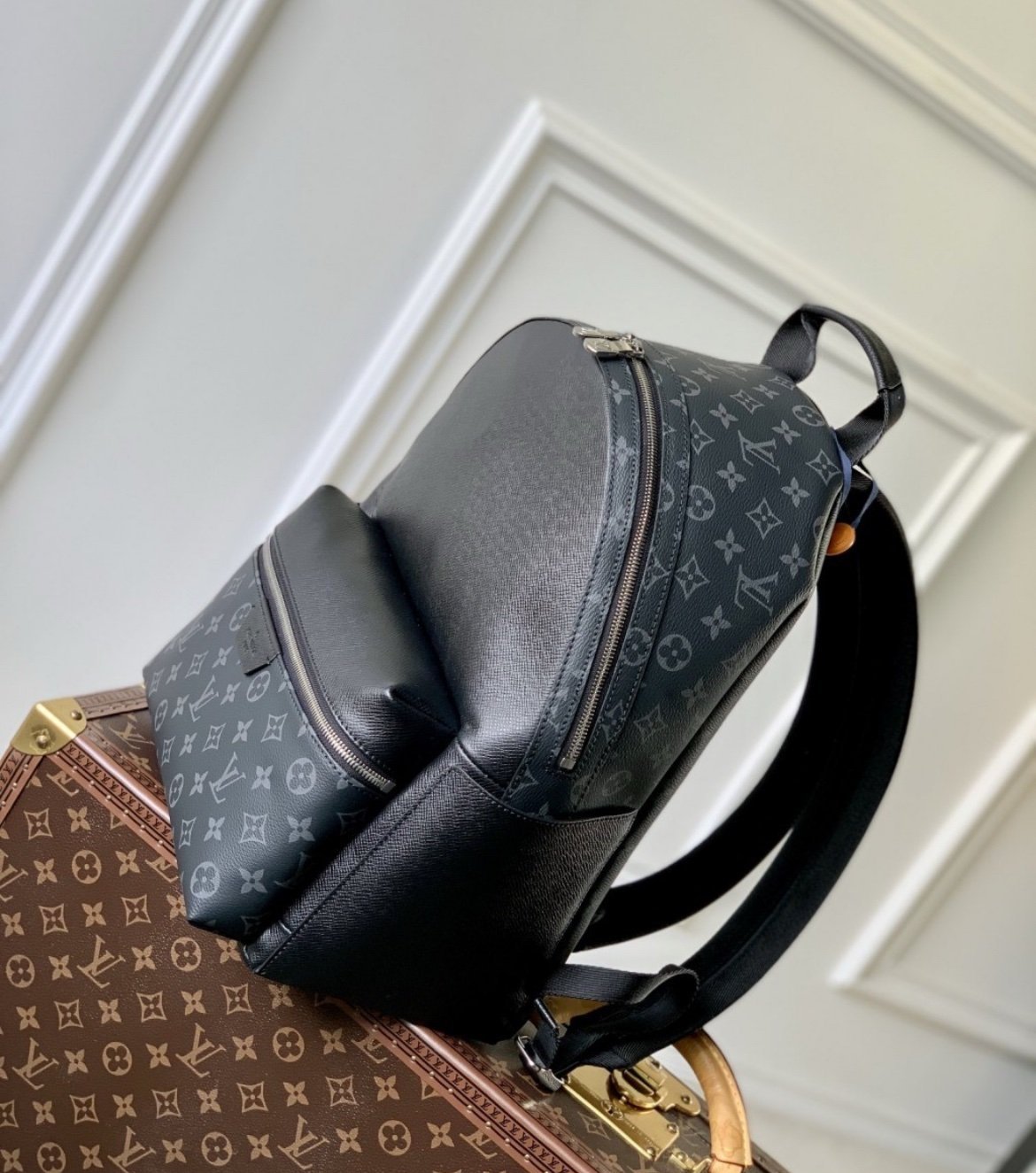 Louis Vuitton Discovery Monogram Backpack Shadow - Afbeelding 4