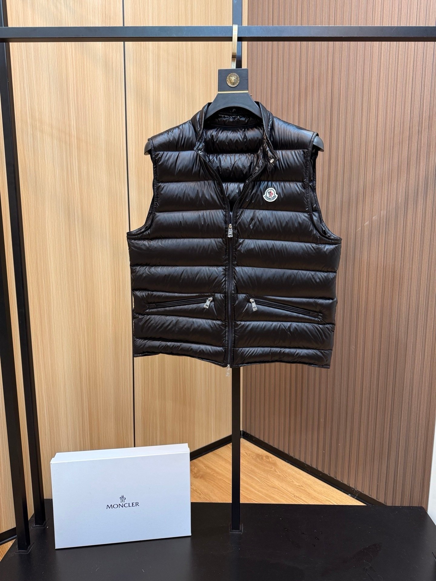 Moncler Lechtal Down Bodywarmer Black - Afbeelding 2