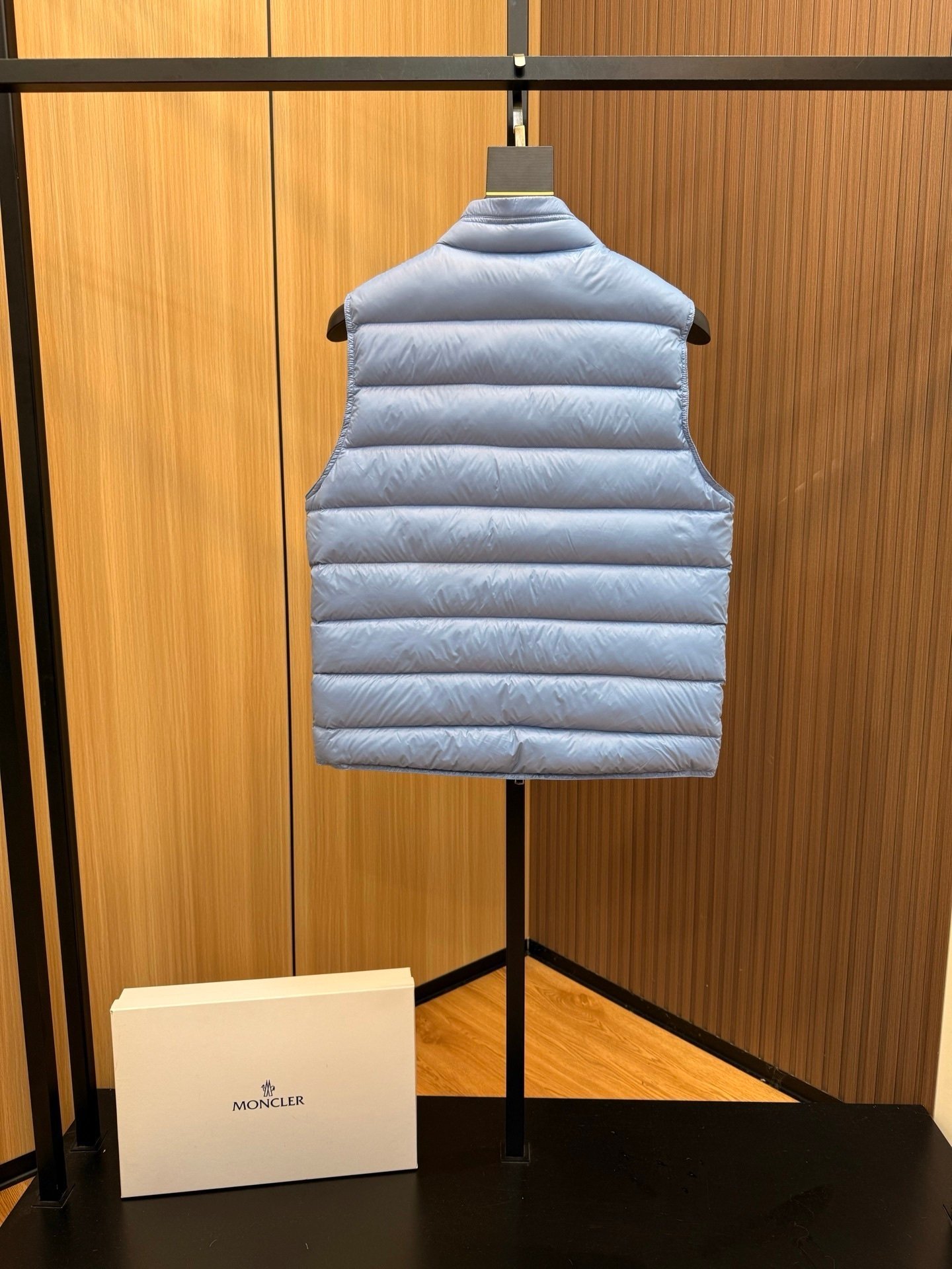 Moncler Lechtal Down Bodywarmer Light Blue - Afbeelding 5