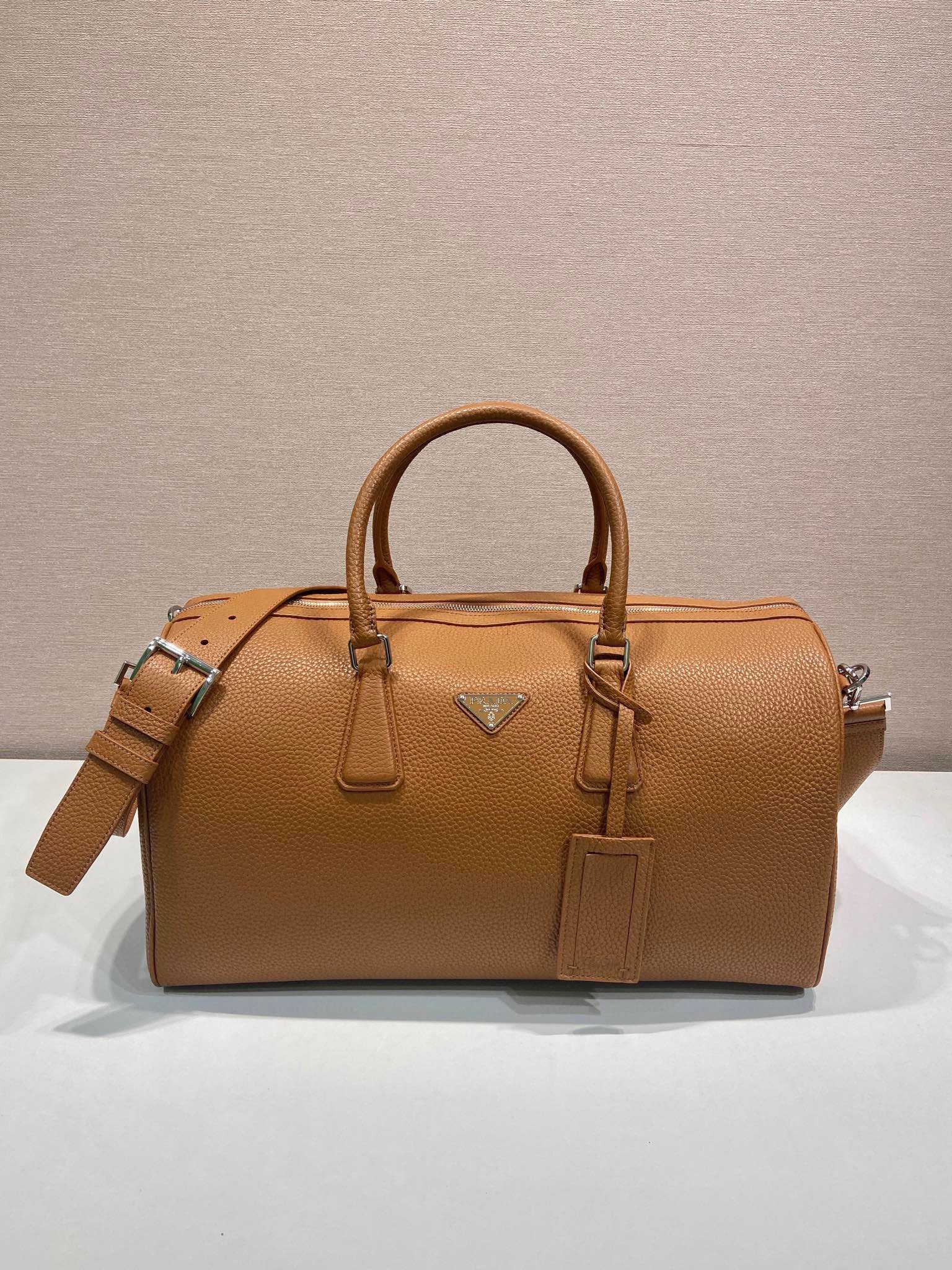 Prada Cognac Leather Duffel Bag - Afbeelding 2