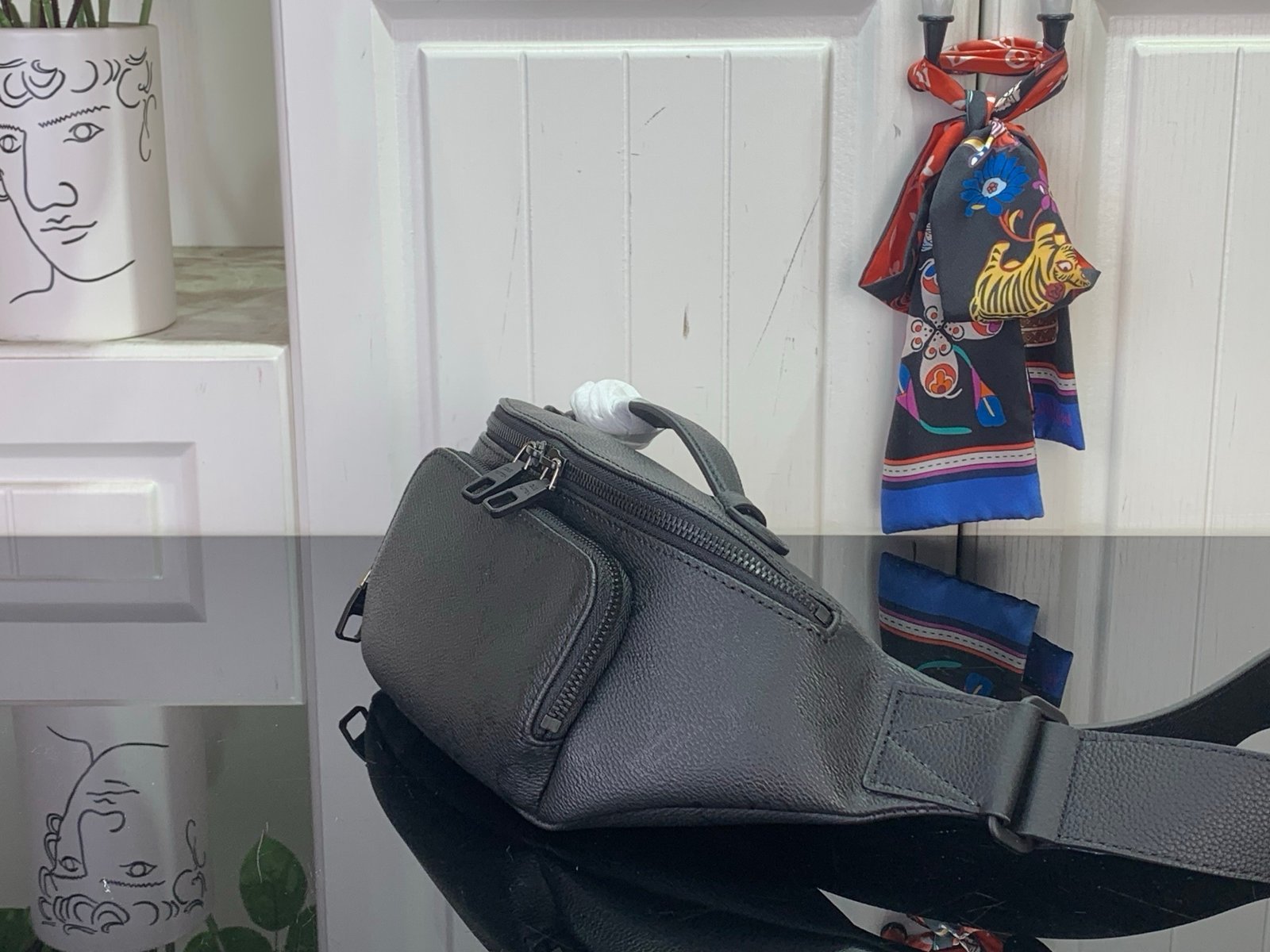 Louis Vuitton Rush Bumbag G72 Black - Afbeelding 3
