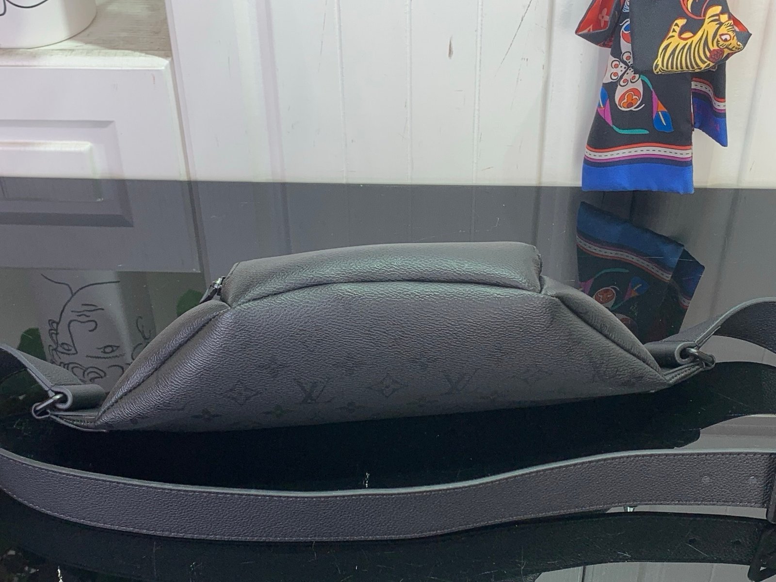 Louis Vuitton Rush Bumbag G72 Black - Afbeelding 6