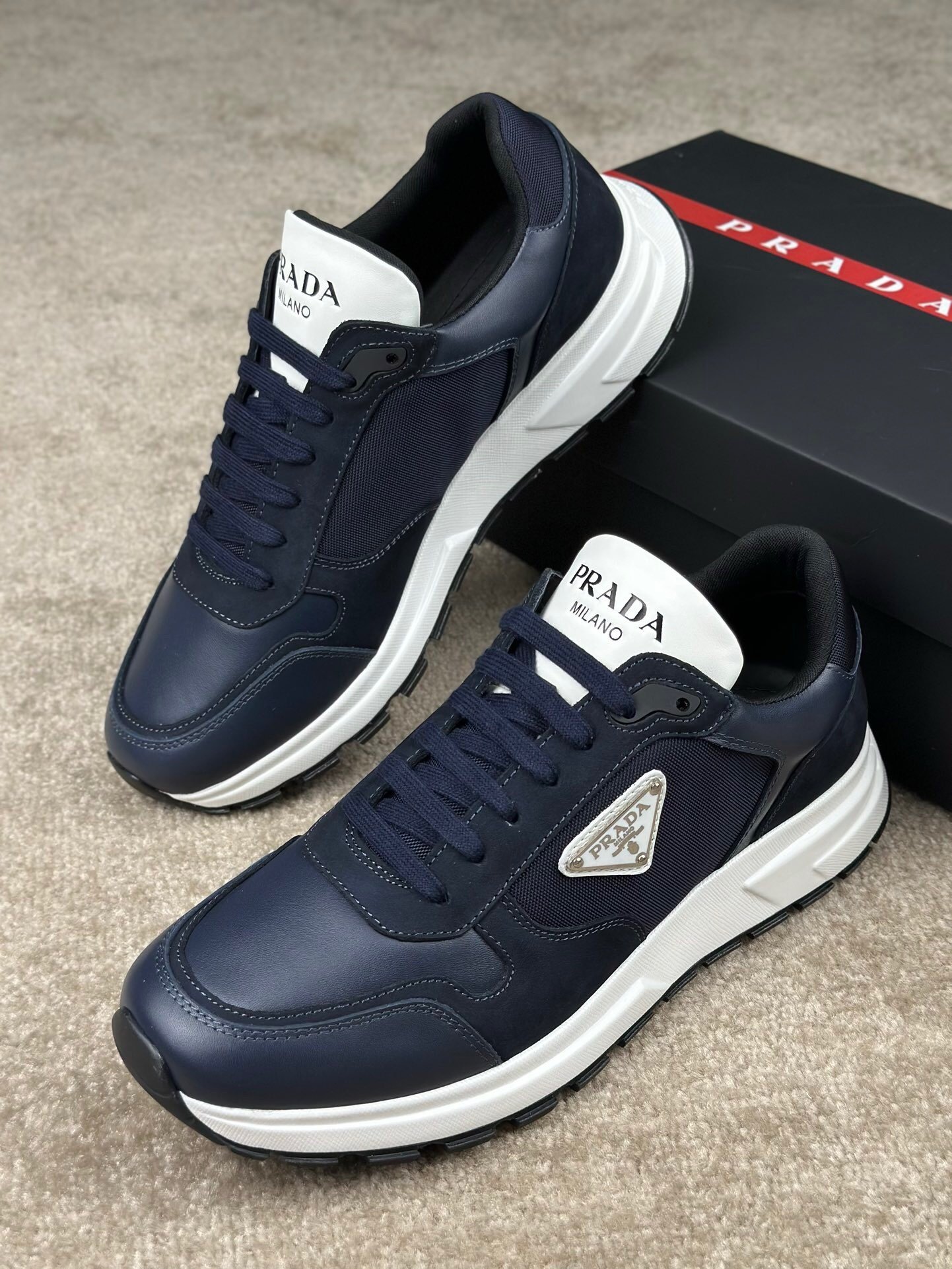 Prada Leather & Re-Nylon Navy White - Afbeelding 3