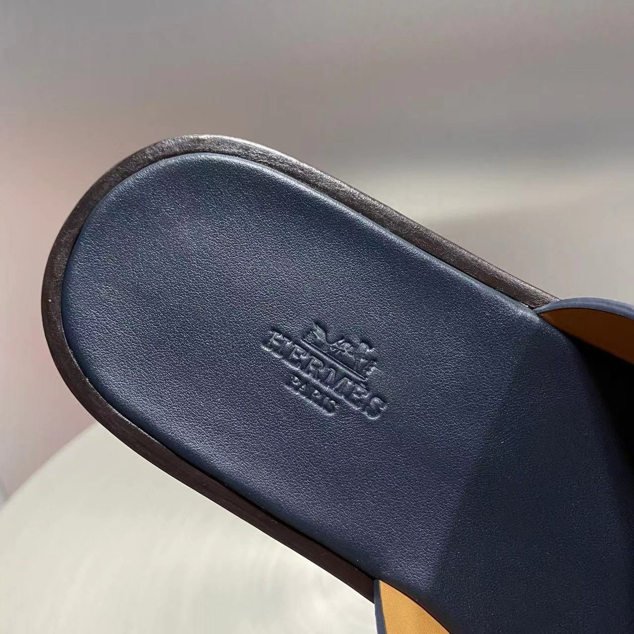 Hermes Izmir Navy Blue
Epsom Calfskin Heather - Afbeelding 4