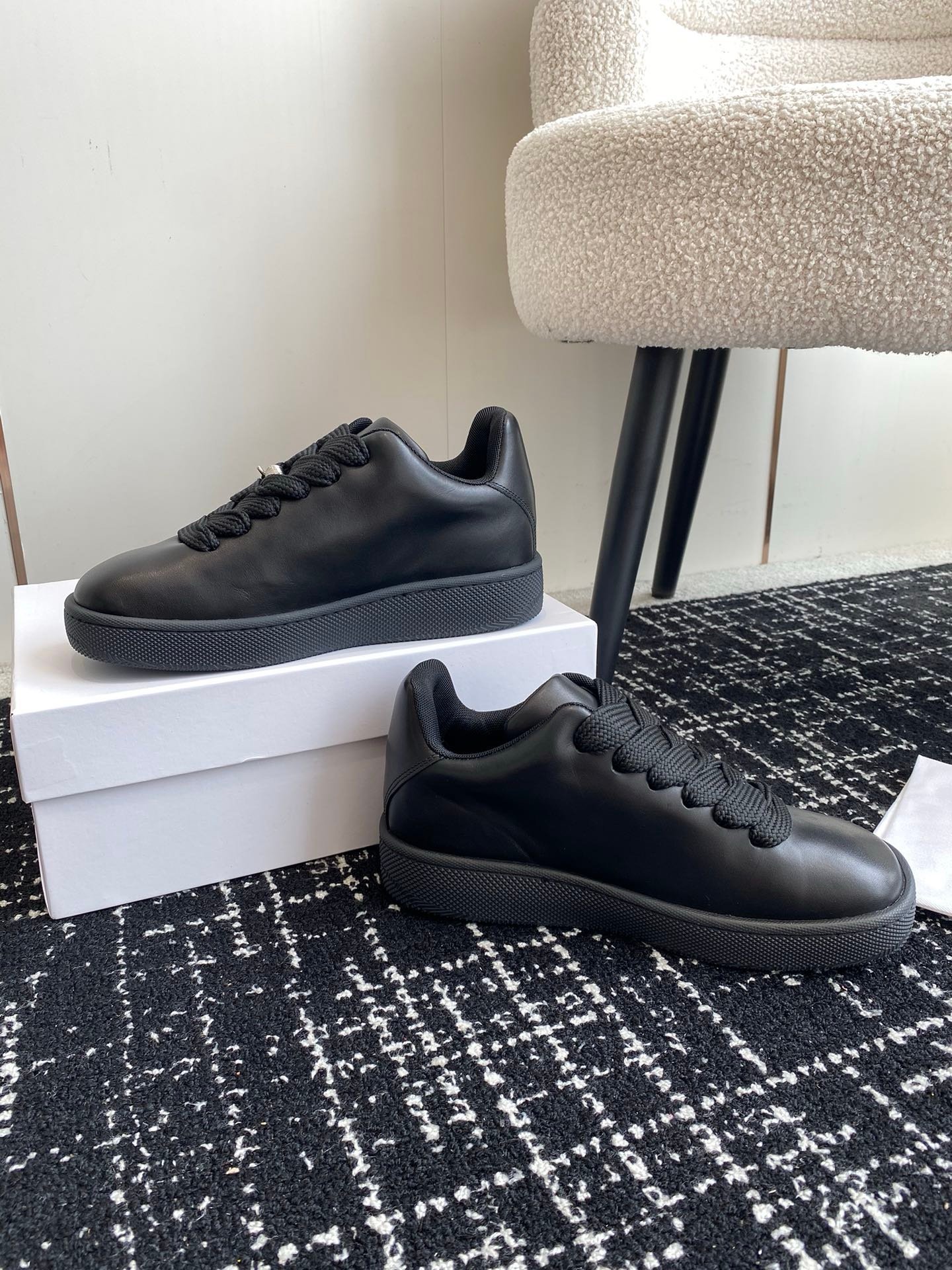 Burberry Low Top Leather Box Sneaker Black - Afbeelding 4