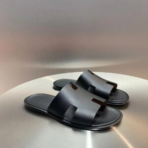 Alternative view of Hermes Izmir Black 
Epsom Calfskin Heather