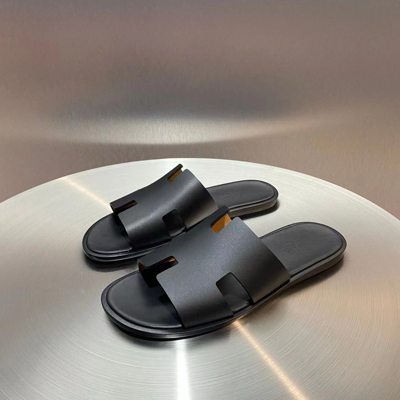 Hermes Izmir Black
Epsom Calfskin Heather - Afbeelding 3