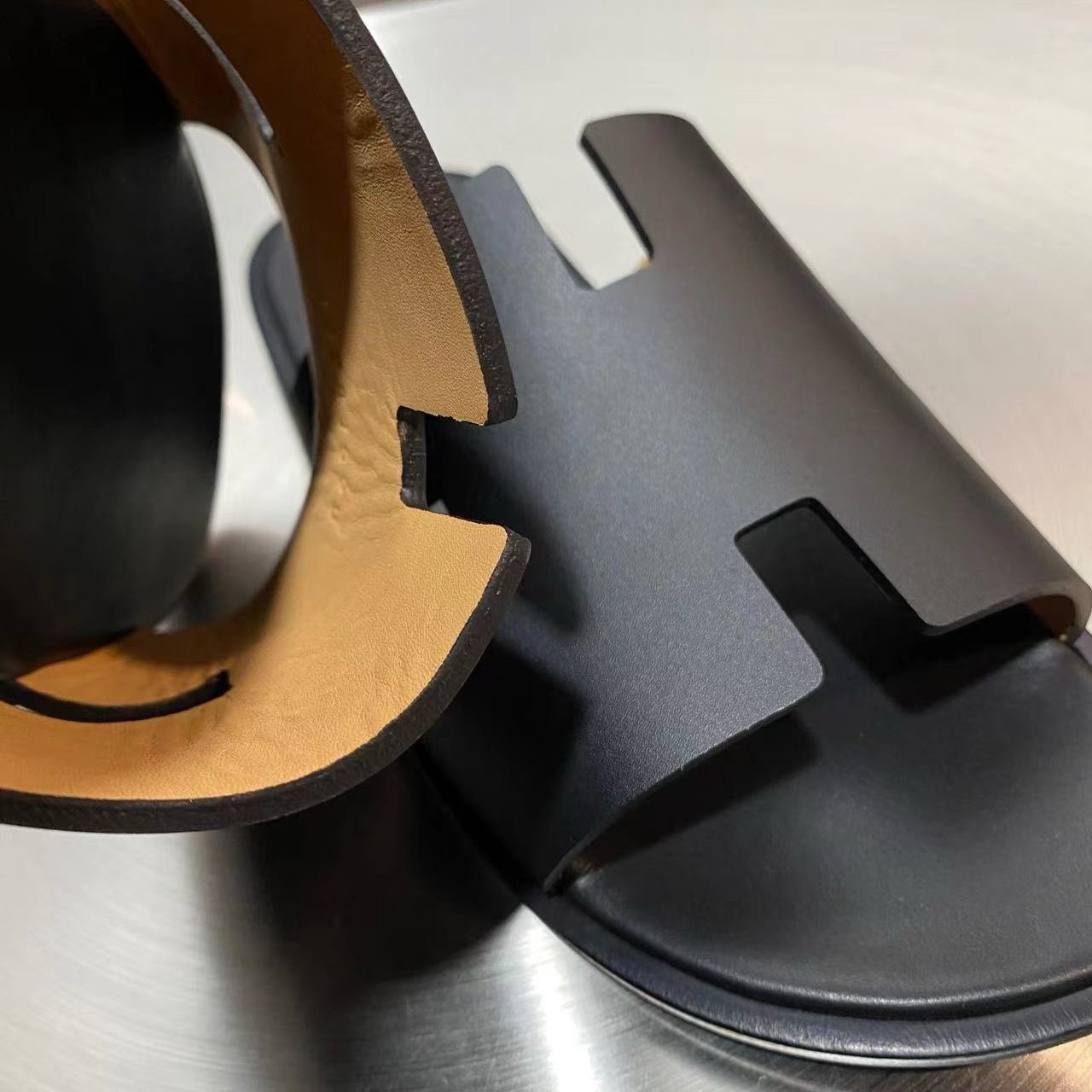 Hermes Izmir Black
Epsom Calfskin Heather - Afbeelding 5