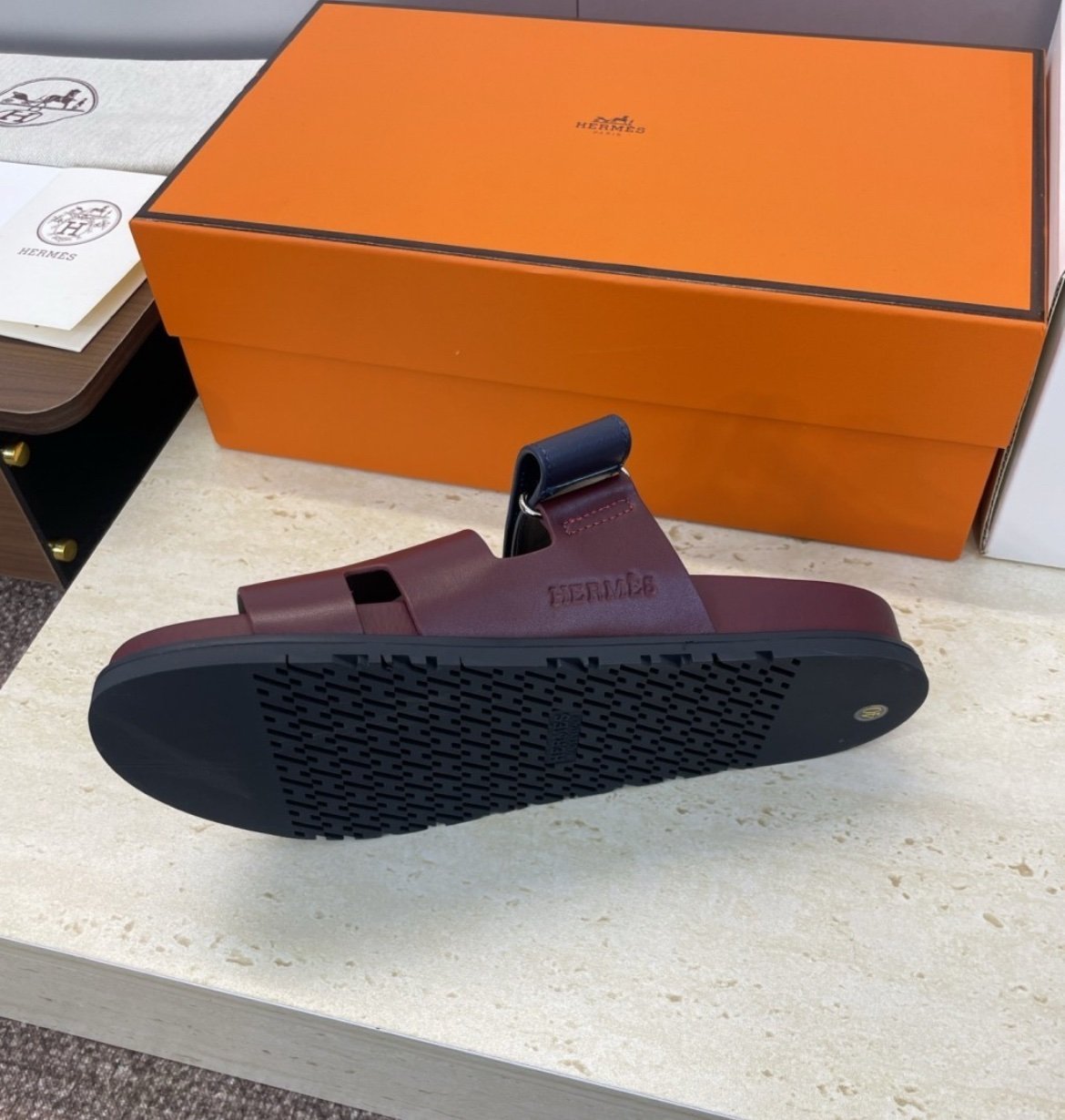 Hermes Paris Chypre Calfskin Burgundy Sandals - Afbeelding 7