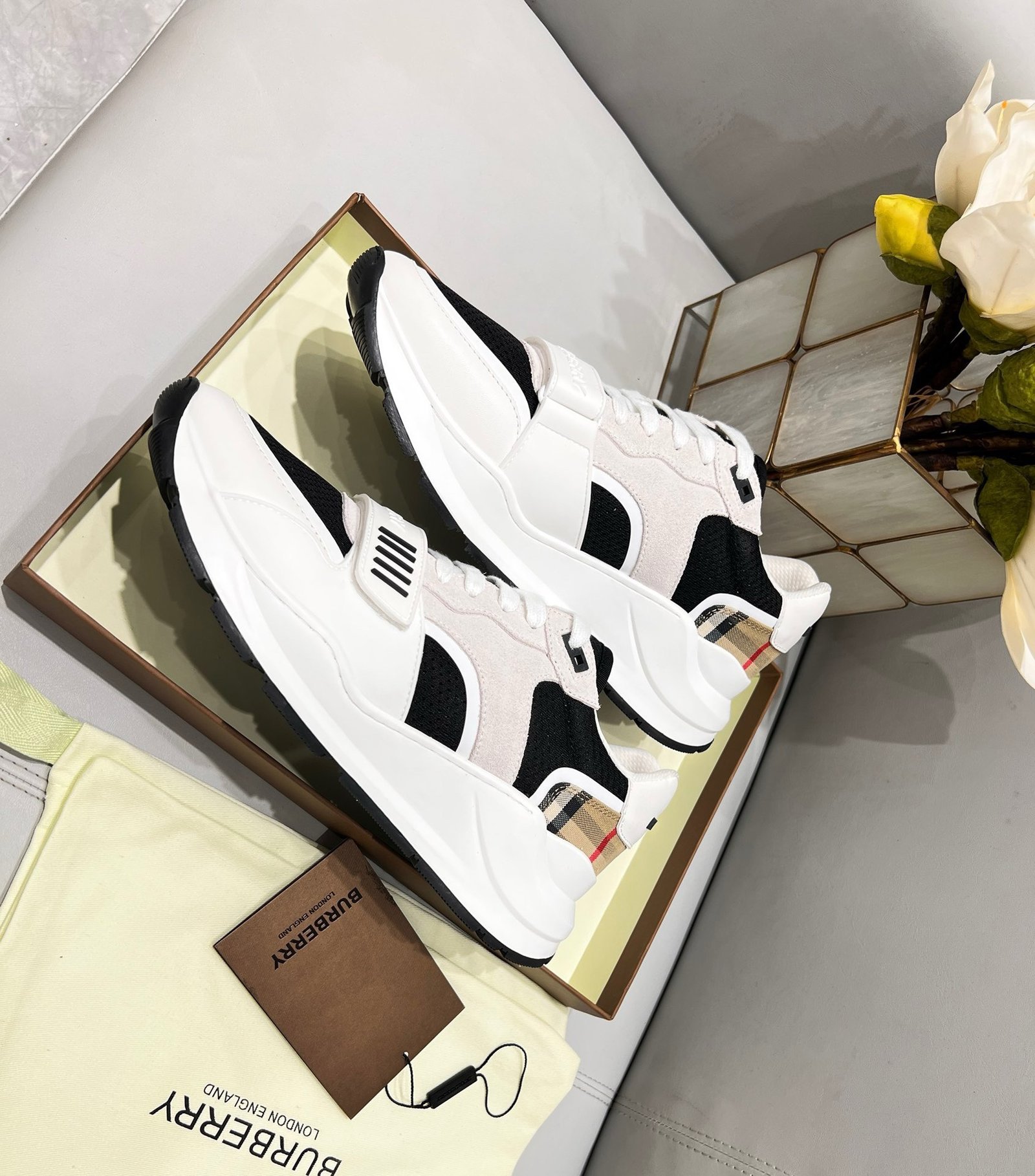 Burberry Ramsey White/Black - Afbeelding 6