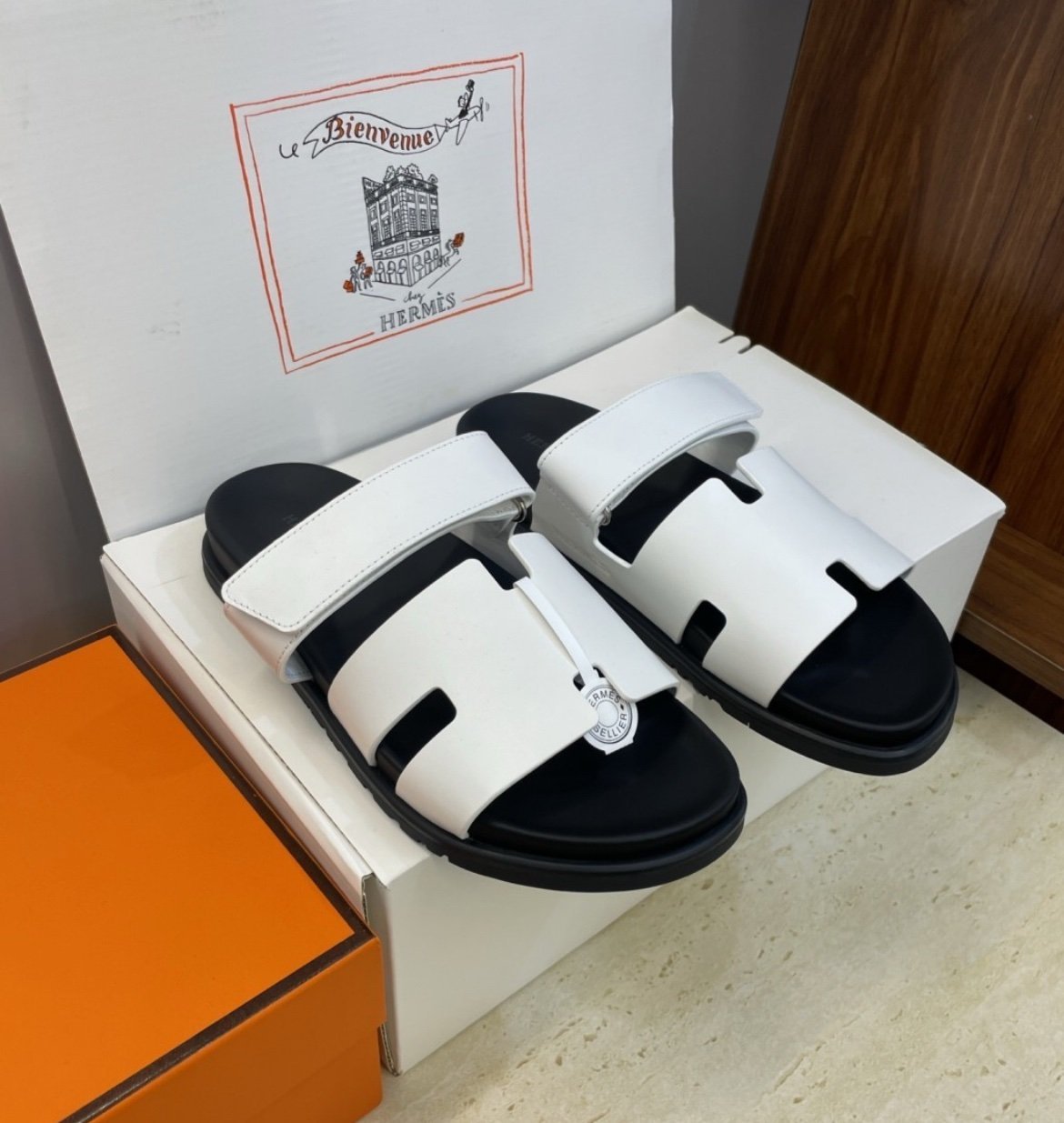Hermes Paris Chypre Calfskin Leather White/Black - Afbeelding 3