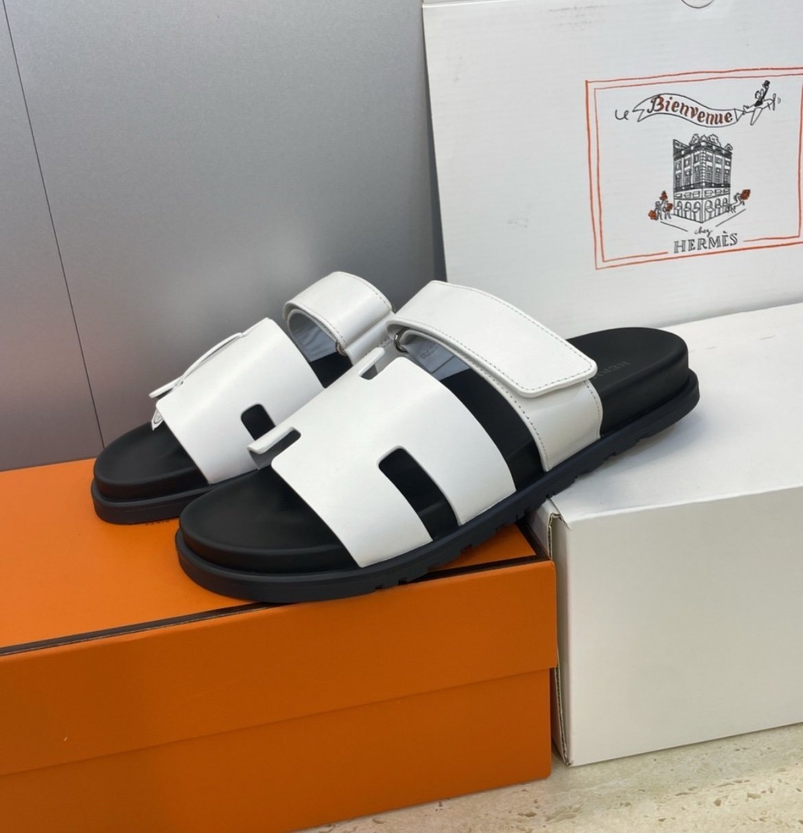 Hermes Paris Chypre Calfskin Leather White/Black - Afbeelding 5