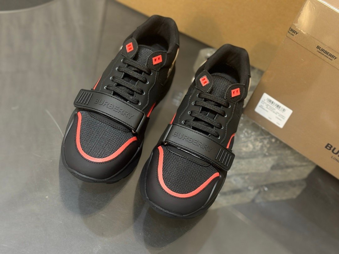 Burberry Ramsey Black/Red Beige - Afbeelding 3