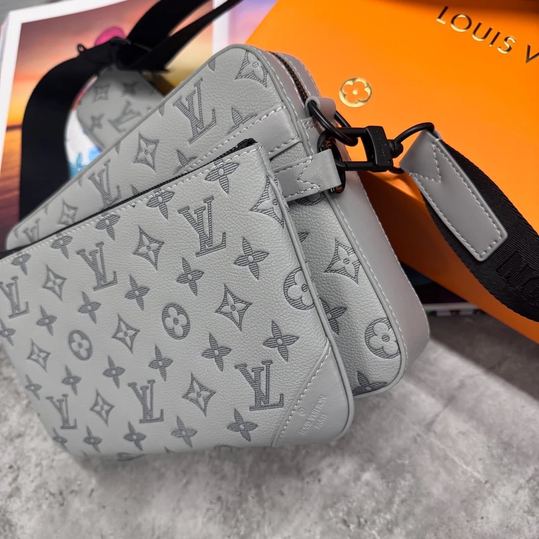Louis Vuitton Trio Messenger Bag 3D Monogram Grey - Afbeelding 3