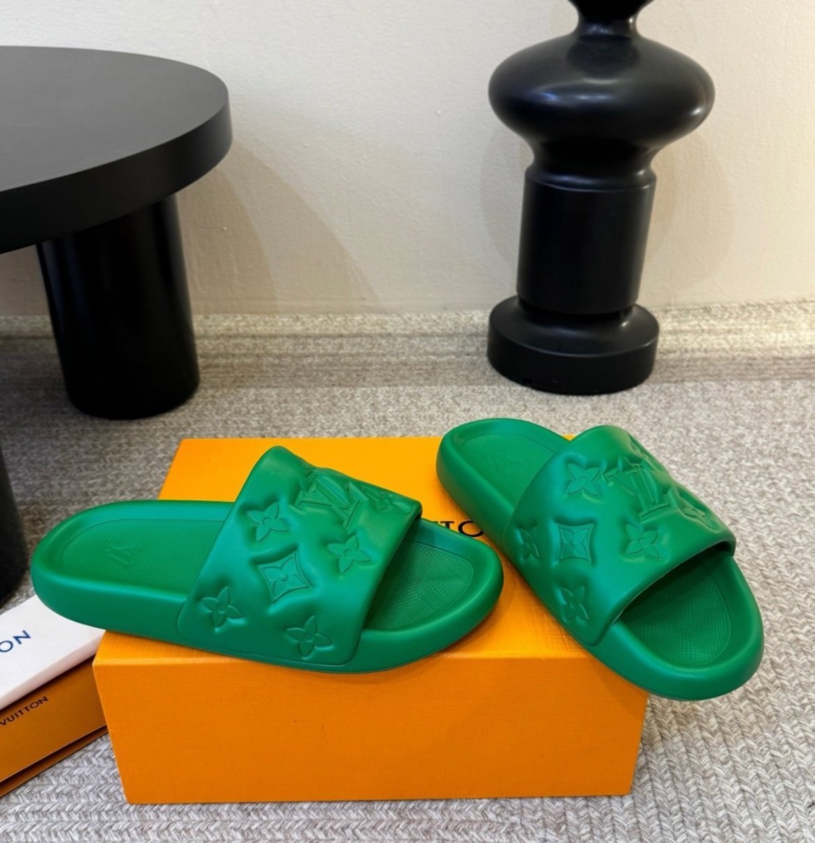 Louis Vuitton Waterfront Mule Bubble Monogram Green Slides - Afbeelding 2