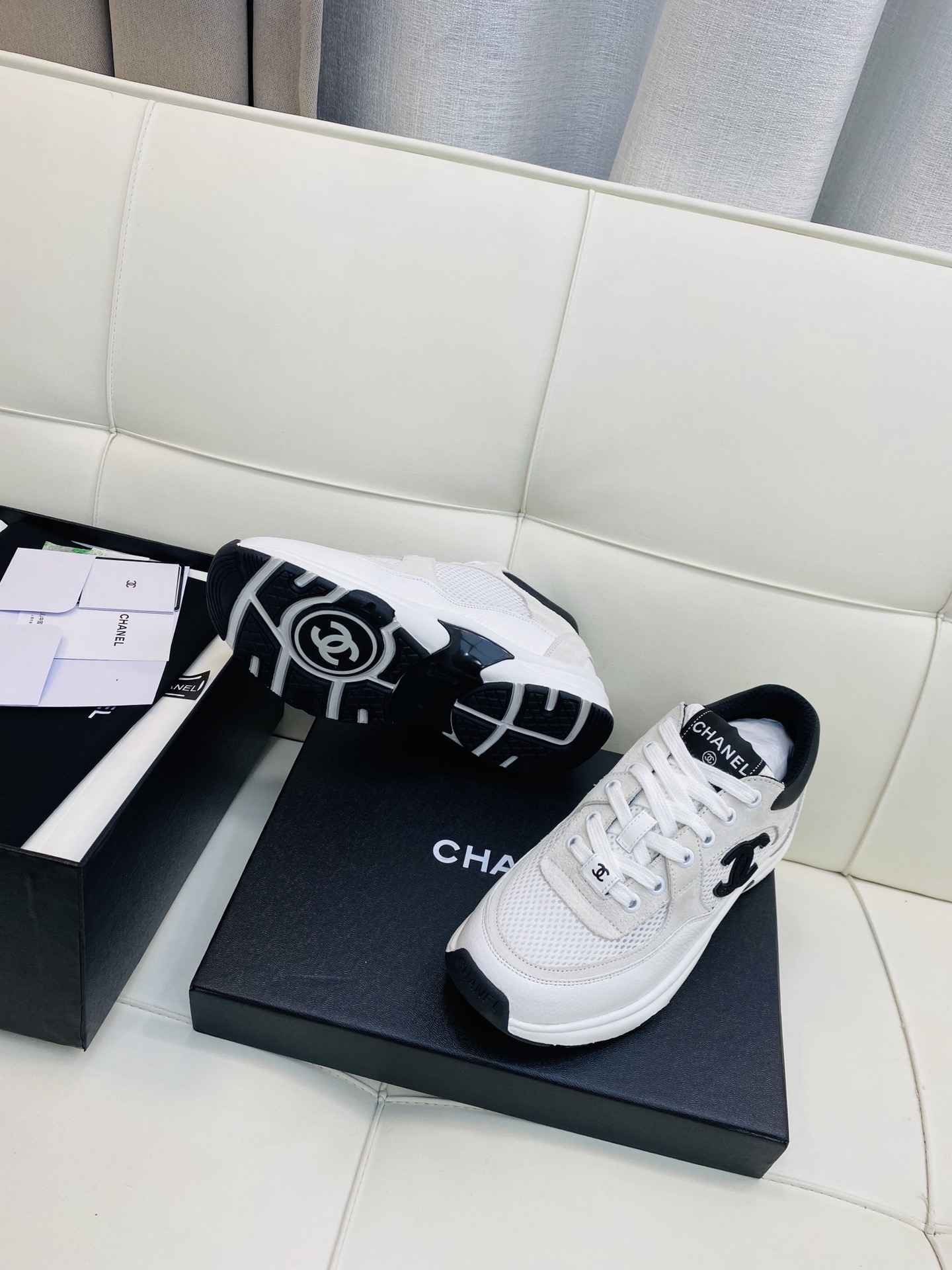 Chanel Low Top CC Trainer Black/White - Afbeelding 4