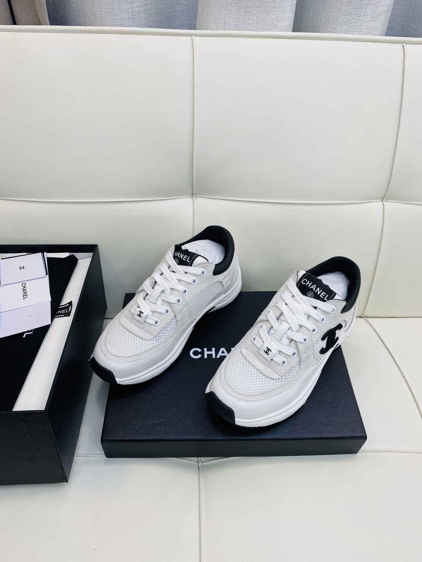 Chanel Low Top CC Trainer Black/White - Afbeelding 6