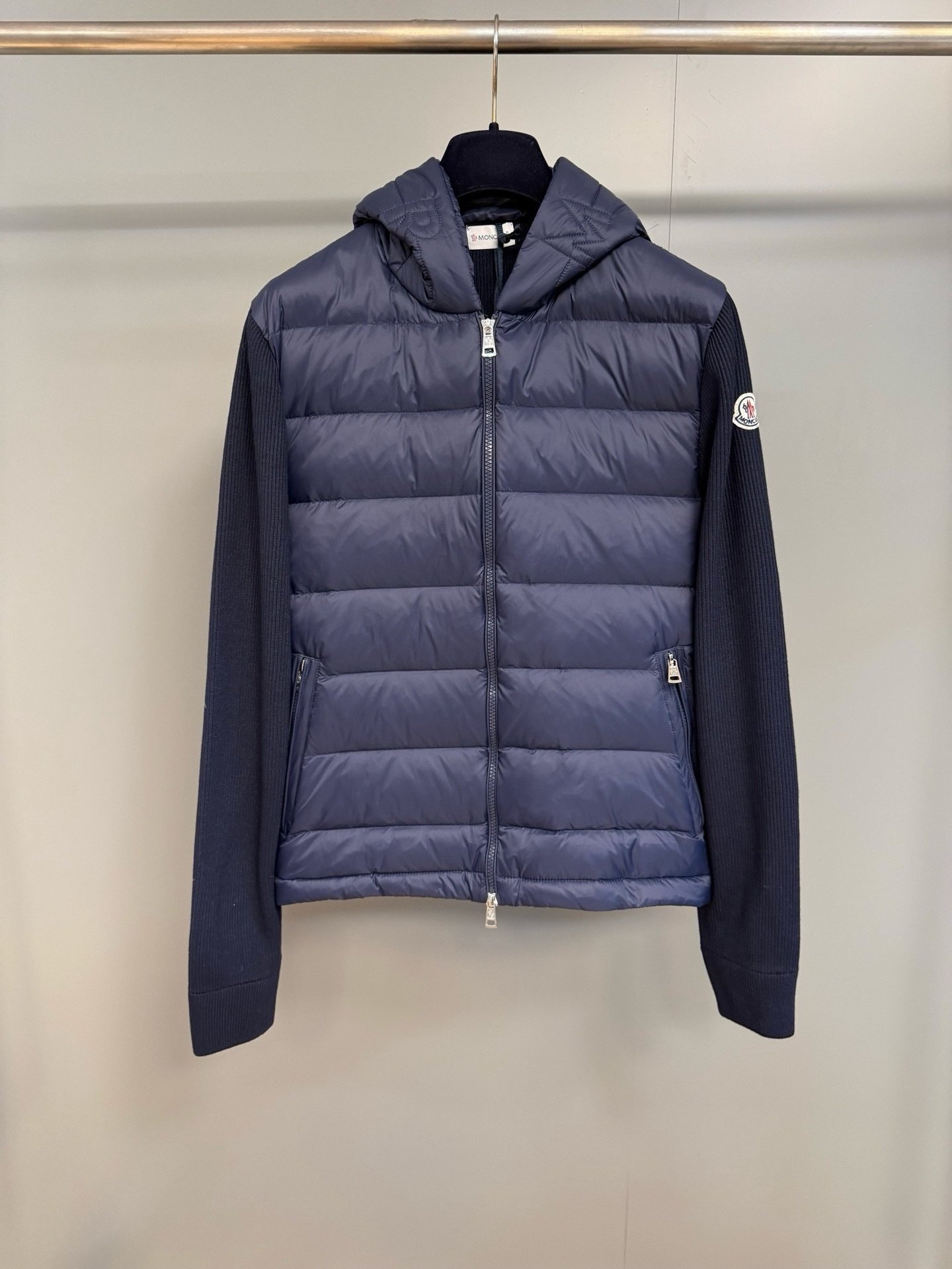 Moncler Padded Wool Knit Zip Up Jacket In Blue - Afbeelding 2