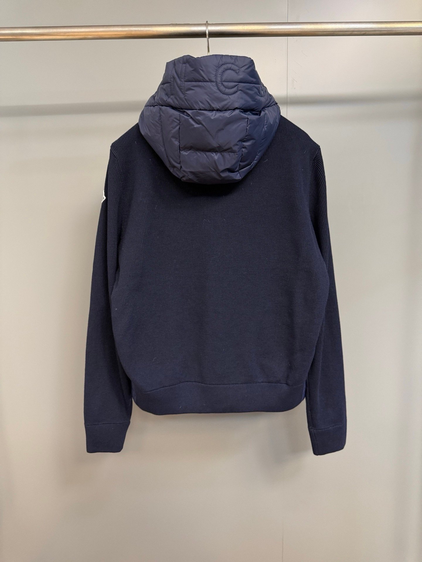 Moncler Padded Wool Knit Zip Up Jacket In Blue - Afbeelding 6