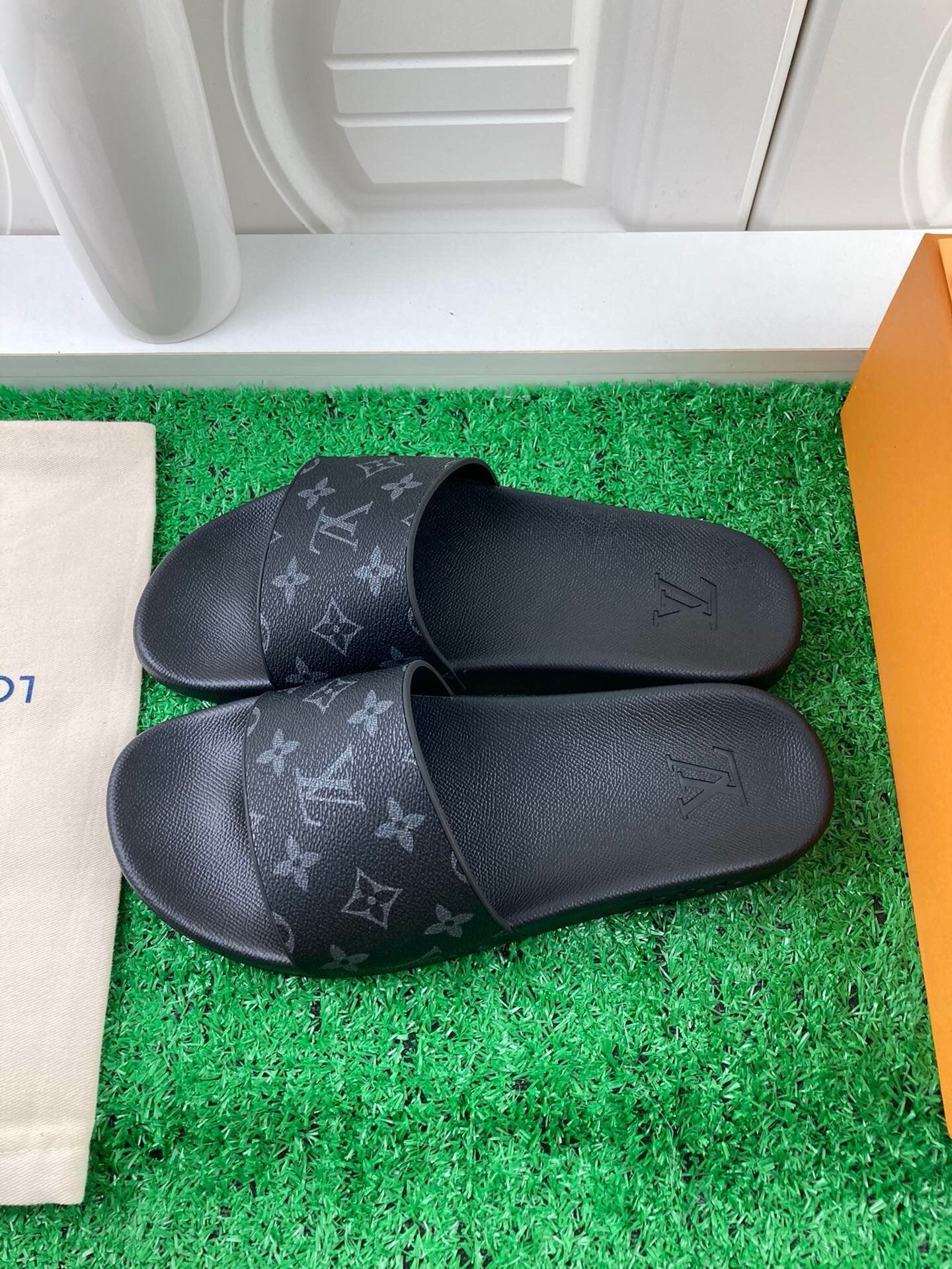 Louis Vuitton Waterfront Mule Monogram Eclipse - Afbeelding 6