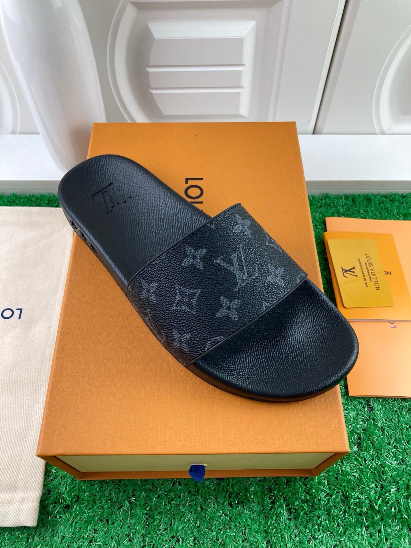 Louis Vuitton Waterfront Mule Monogram Eclipse - Afbeelding 7