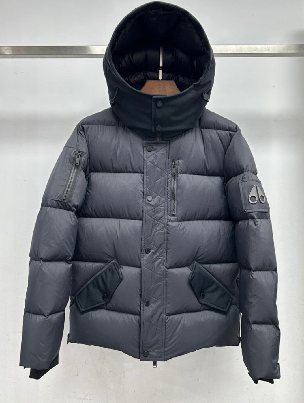 Moose Knuckles Everest Moose Q3 Jacket In Black - Afbeelding 2