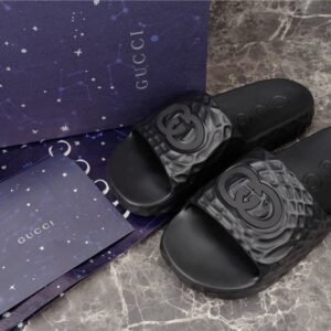 Alternative view of Gucci Interlocking G Ripple Sole Slide Black
