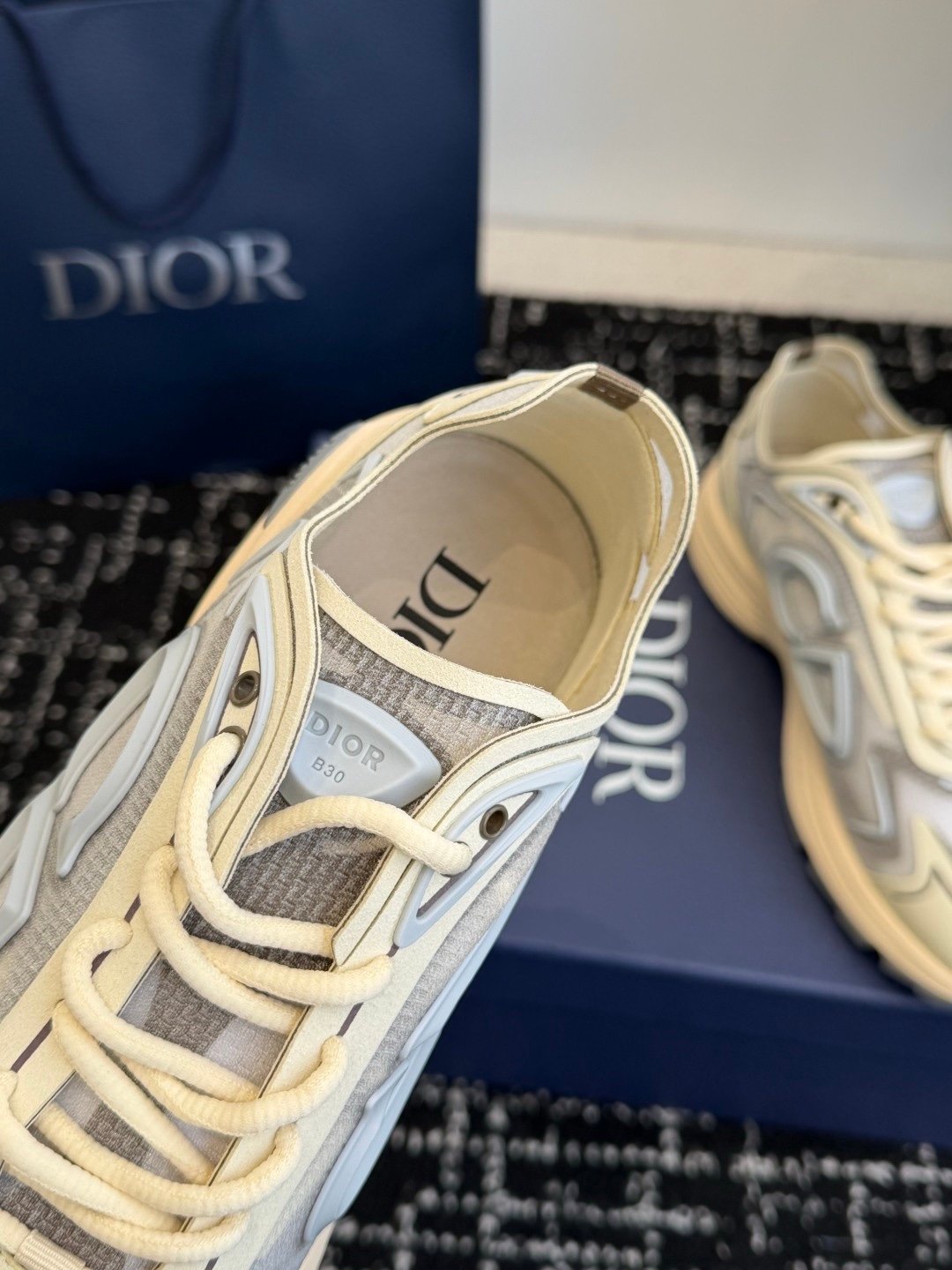 Dior B30 Countdown Tech Beige Semi Transparant - Afbeelding 5