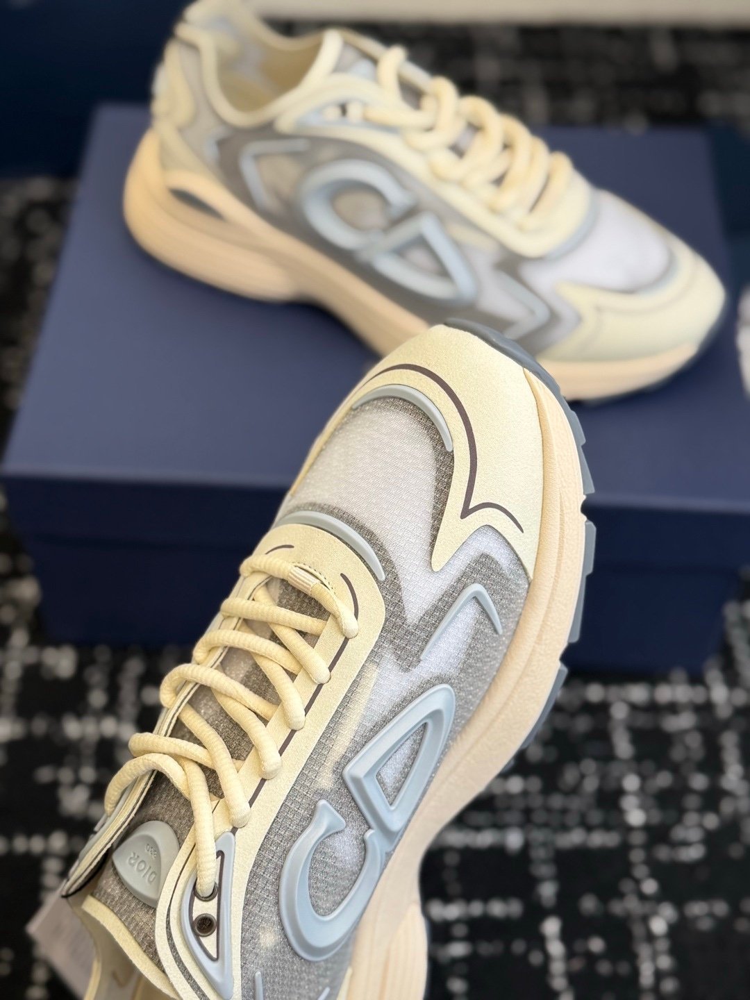 Dior B30 Countdown Tech Beige Semi Transparant - Afbeelding 8
