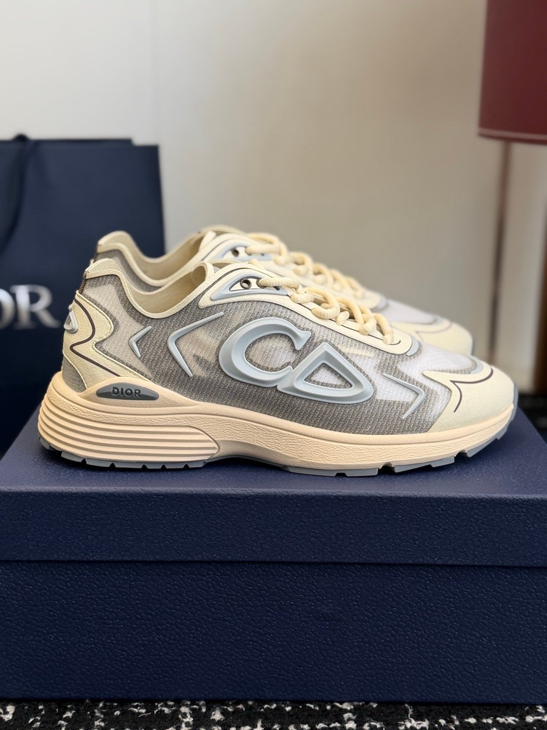 Dior B30 Countdown Tech Beige Semi Transparant - Afbeelding 2