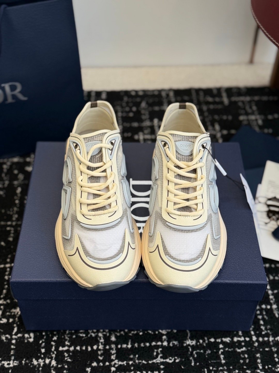 Dior B30 Countdown Tech Beige Semi Transparant - Afbeelding 9