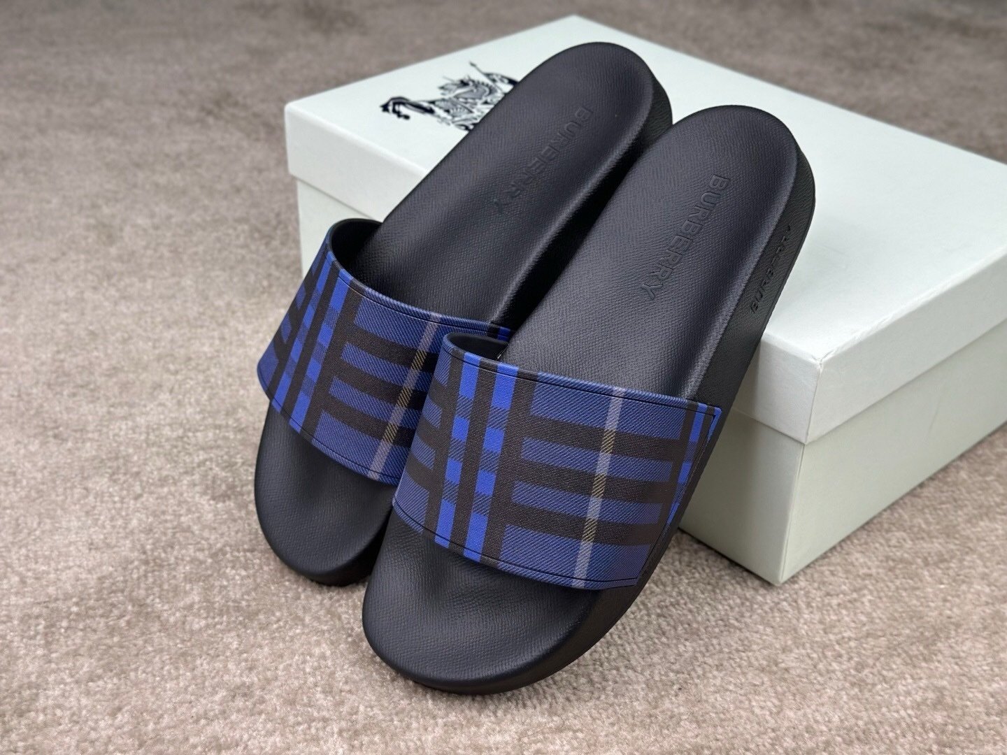 Burberry Embossed Logo Slides Navy Blue - Afbeelding 4